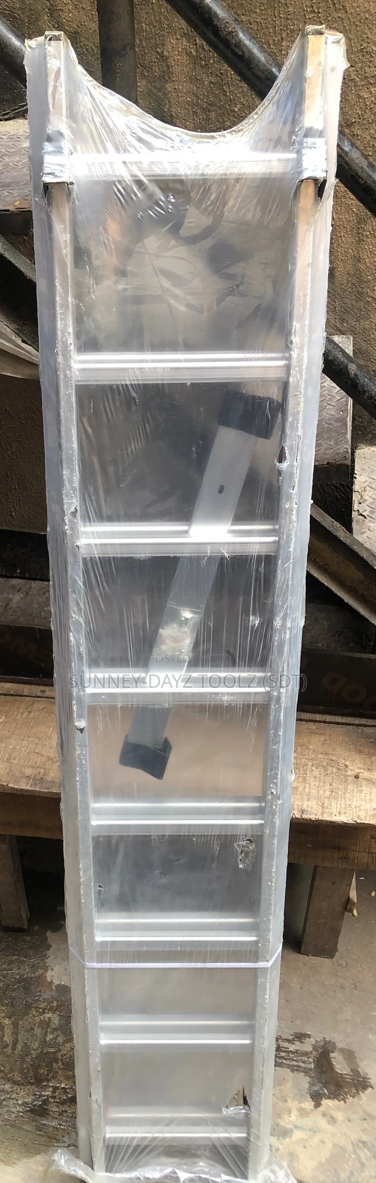 8 by 2 Aluminium Extension Ladder