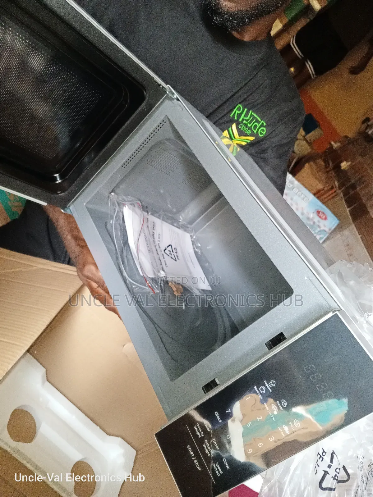 Hisense 26L Microwave Oven