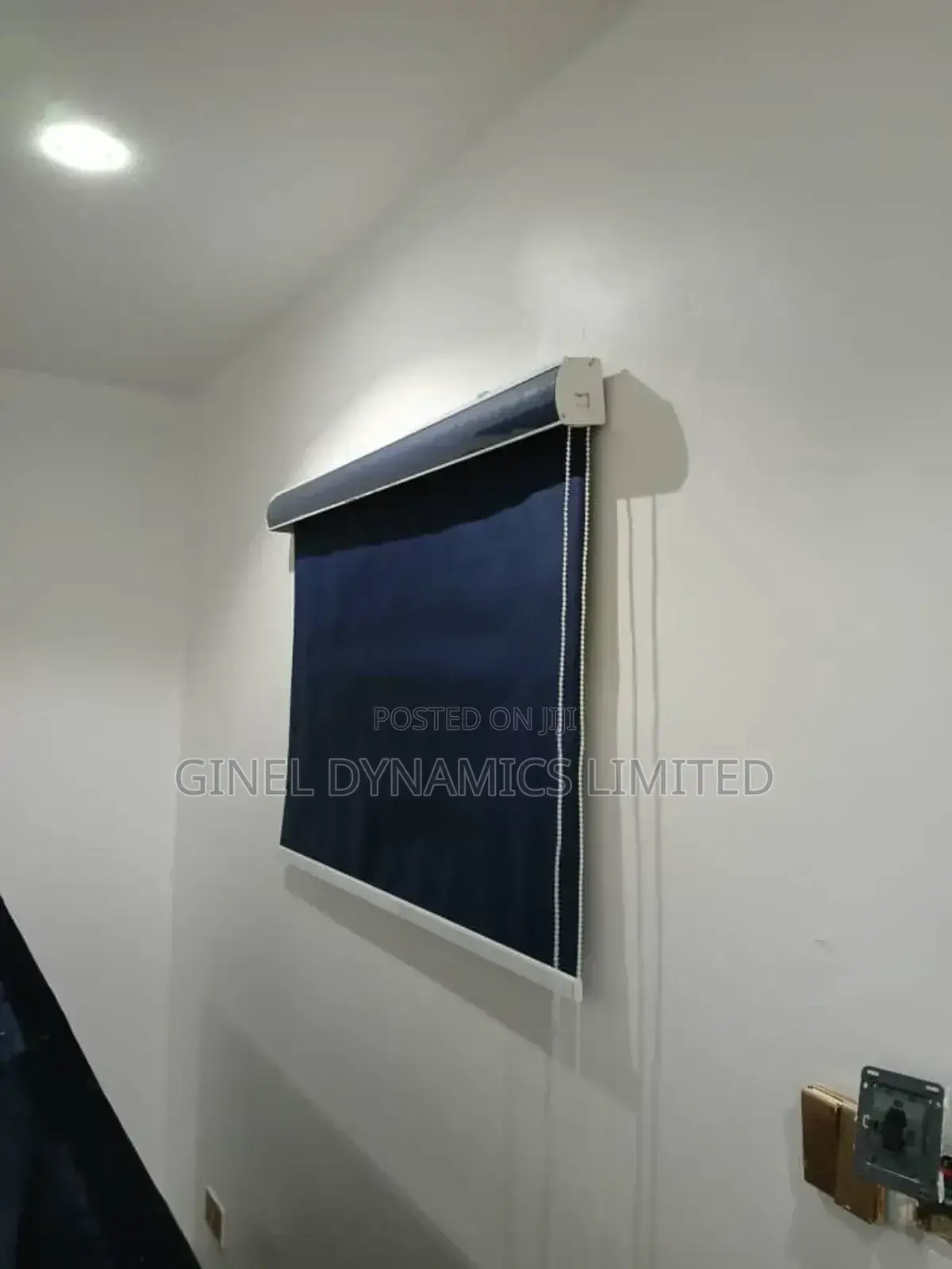 Top Quality Roller Blind (Free Delivery)