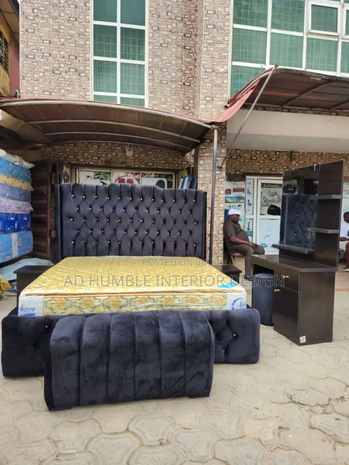6/6 Upholstery Bedframe