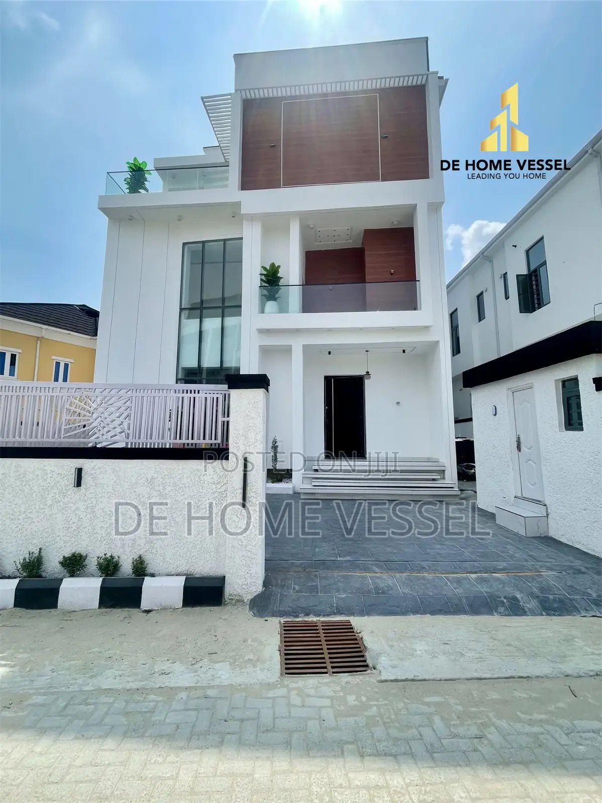 5bdrm Duplex in Ikate for sale