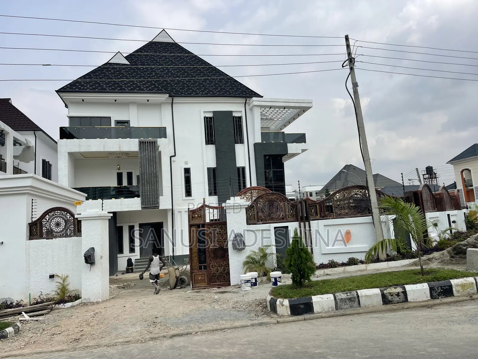 6bdrm Duplex in Guzape Abuja for sale