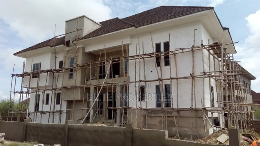 Expert Screeding Services in Ife – Smooth Walls Guaranteed