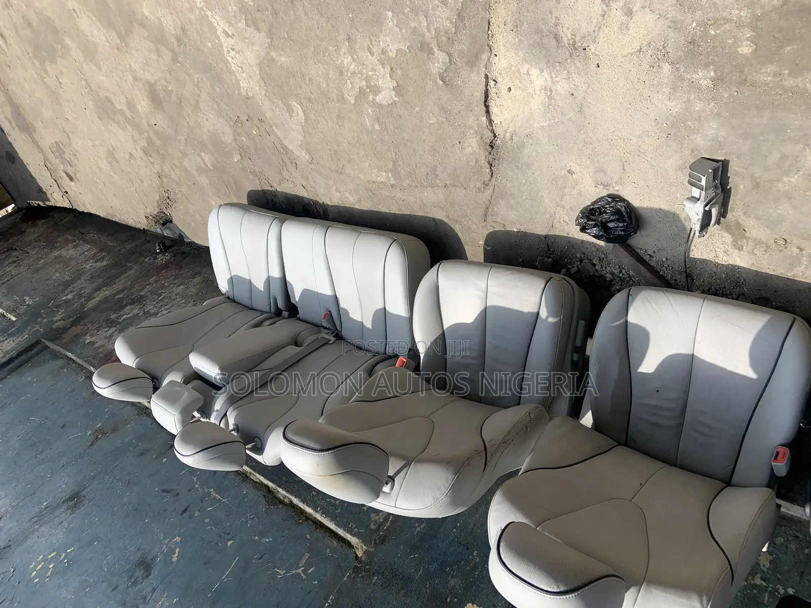 Complete Seat of Toyota Venza 2010