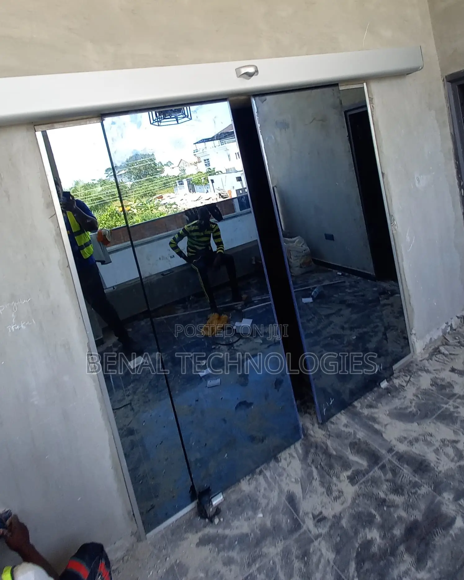 Auto-Opening Entryway