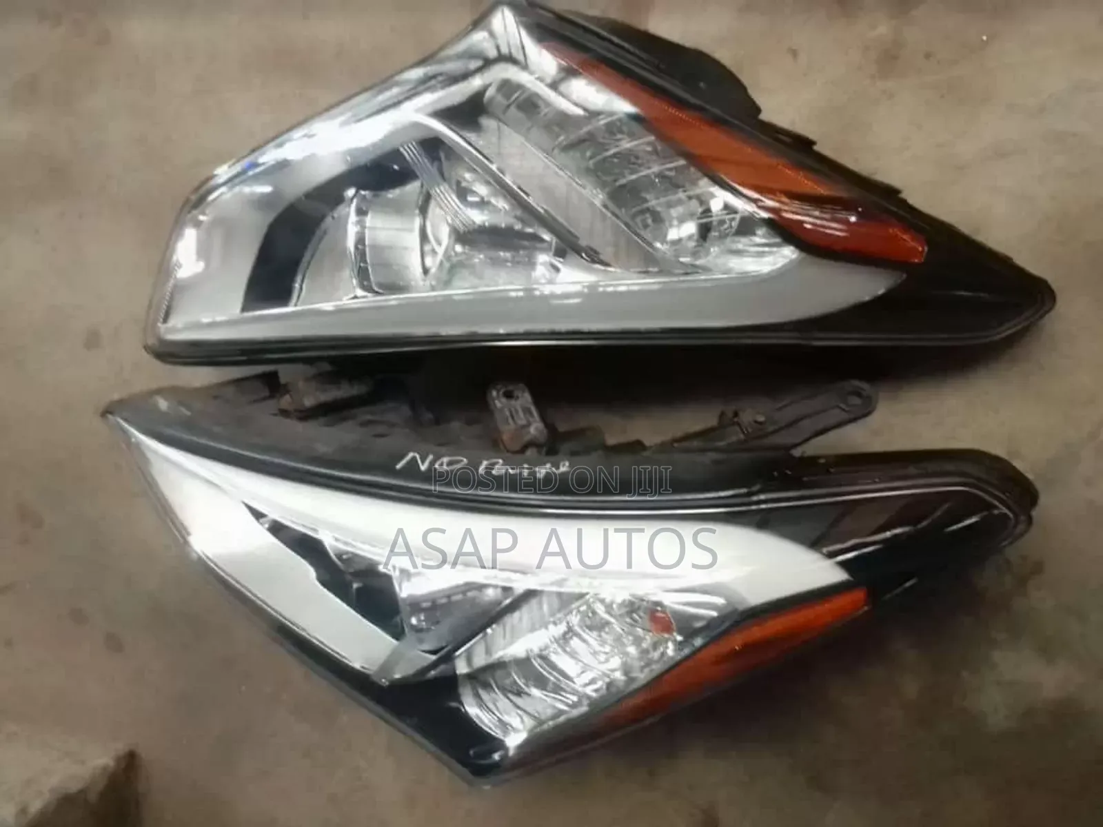 Headlamp for Hyundai Santa Fe 2012