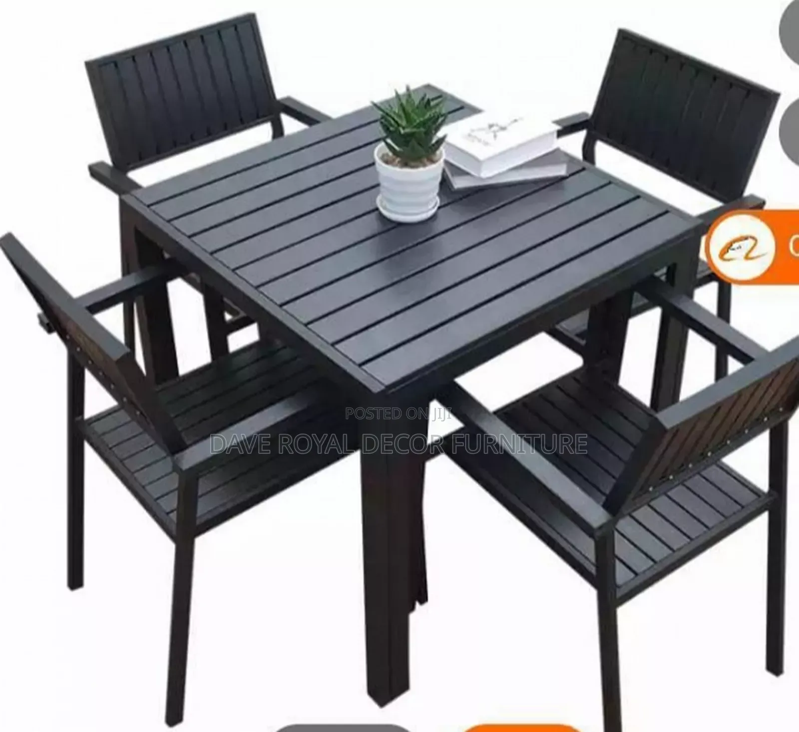 Standard Quality Modern Restaurant Table With Chairs