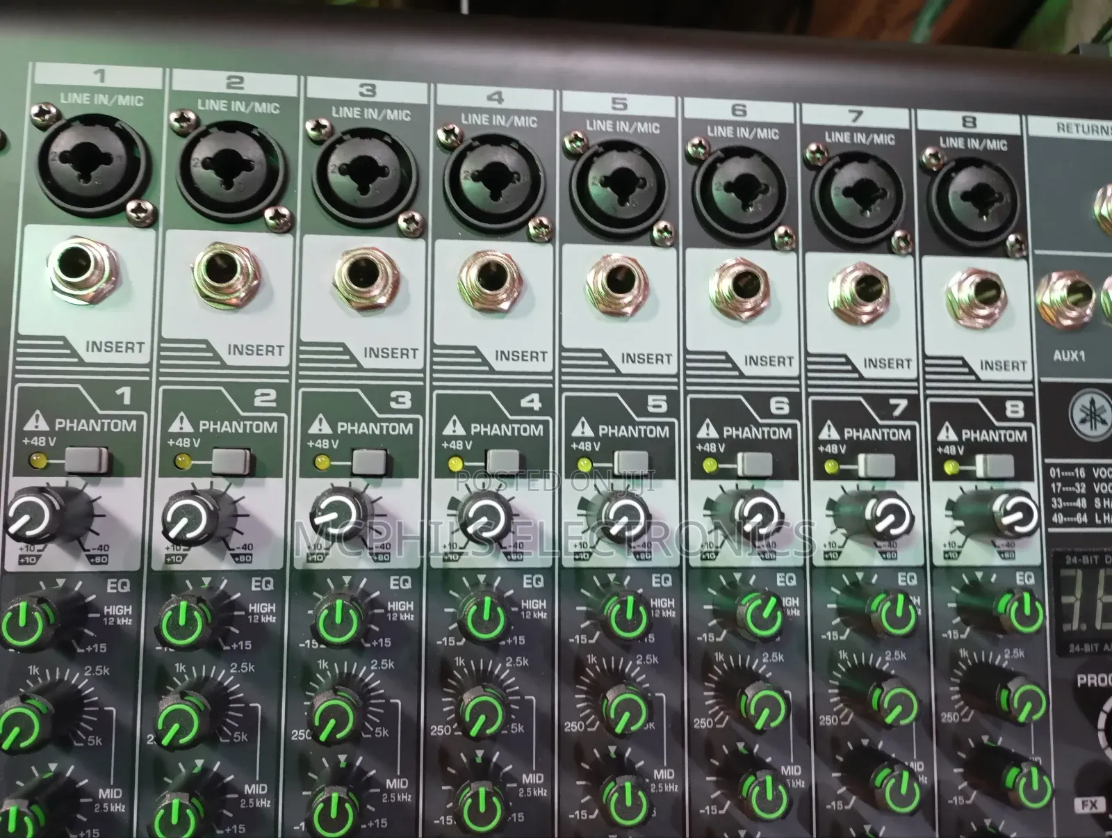 Yamaha DSP 16-channels Audio Mixer Console