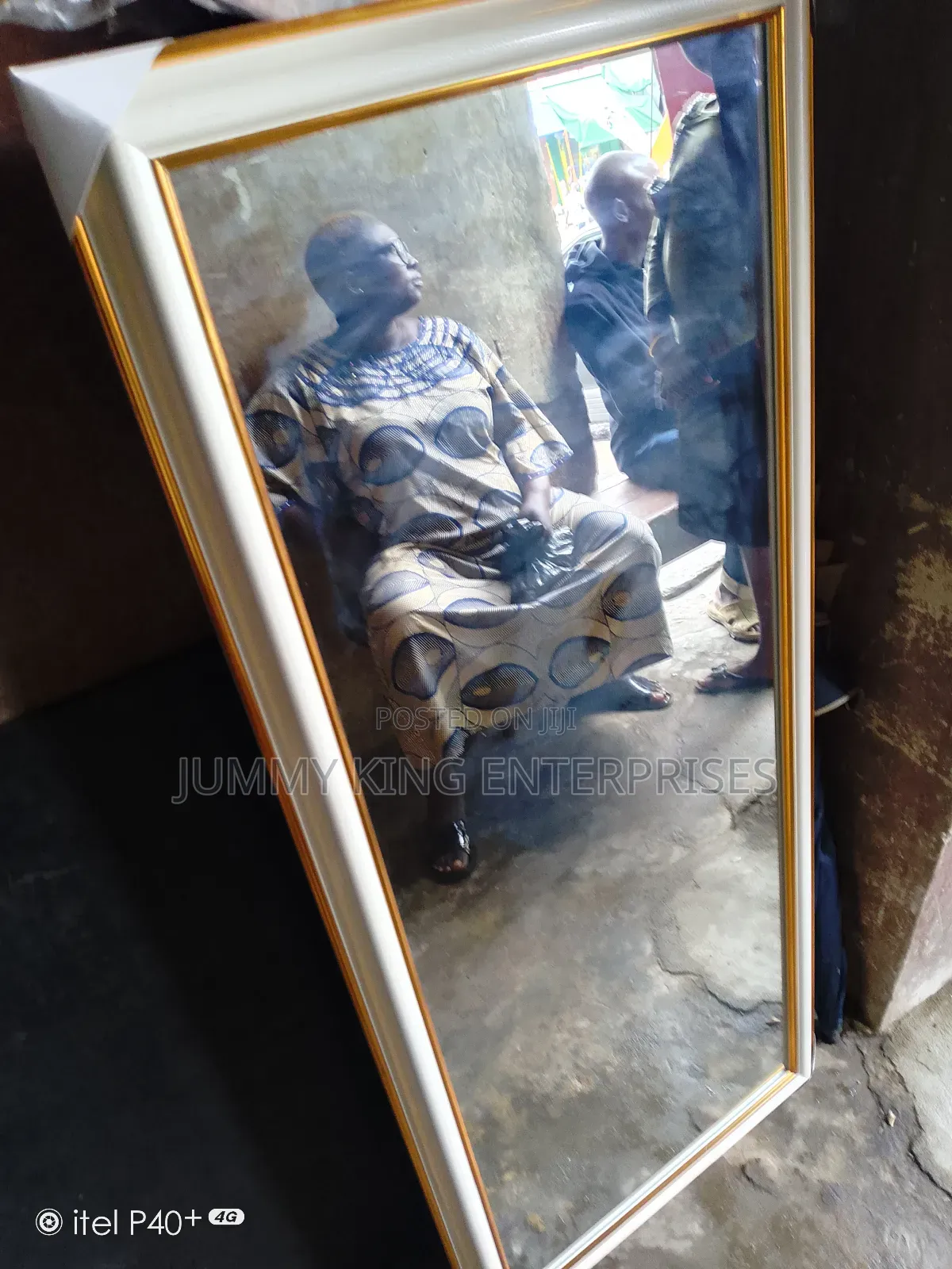 Newly Design Elegant Standing Dressing Mirror