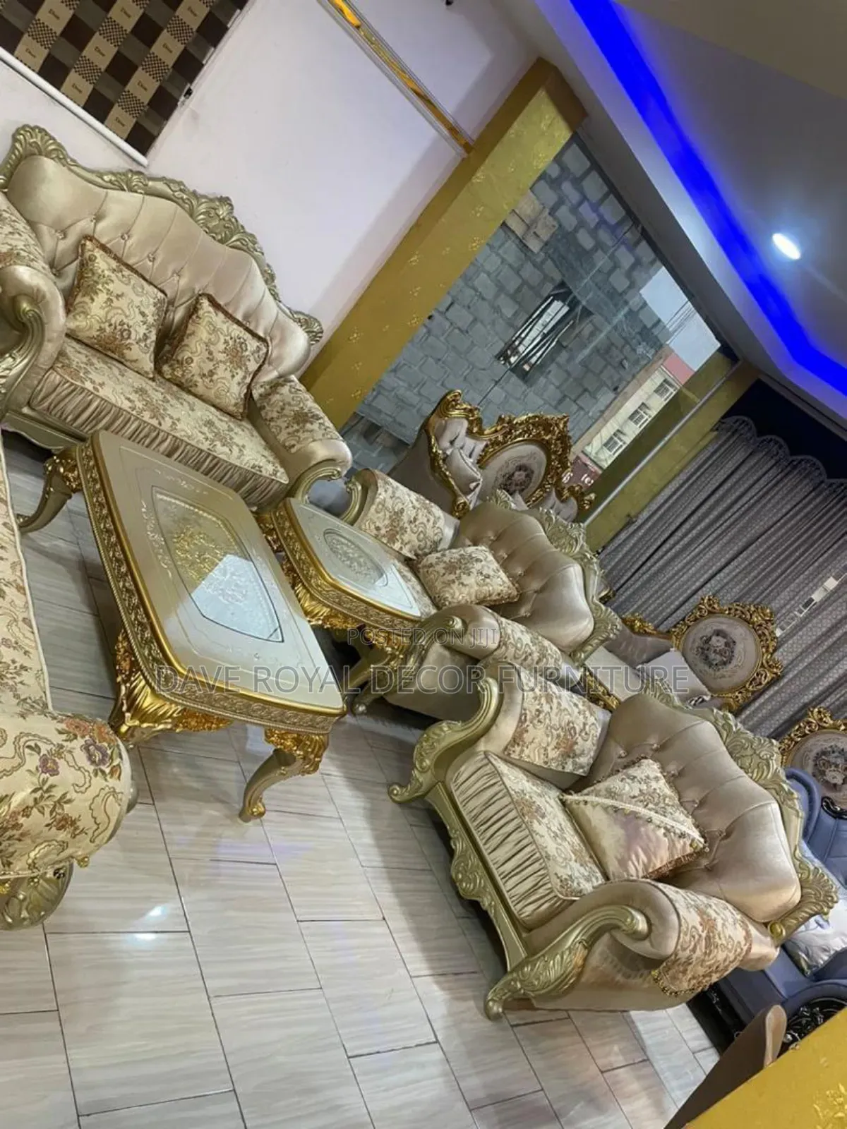 Quality Royal Sofa Chair.