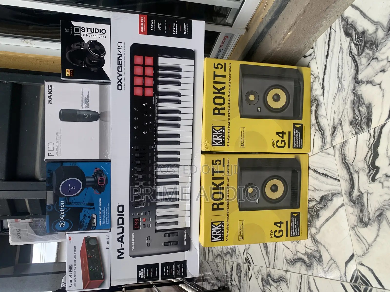Premium Complete Studio Bundle (Rokit 5,Focusrite 2i2, P120)