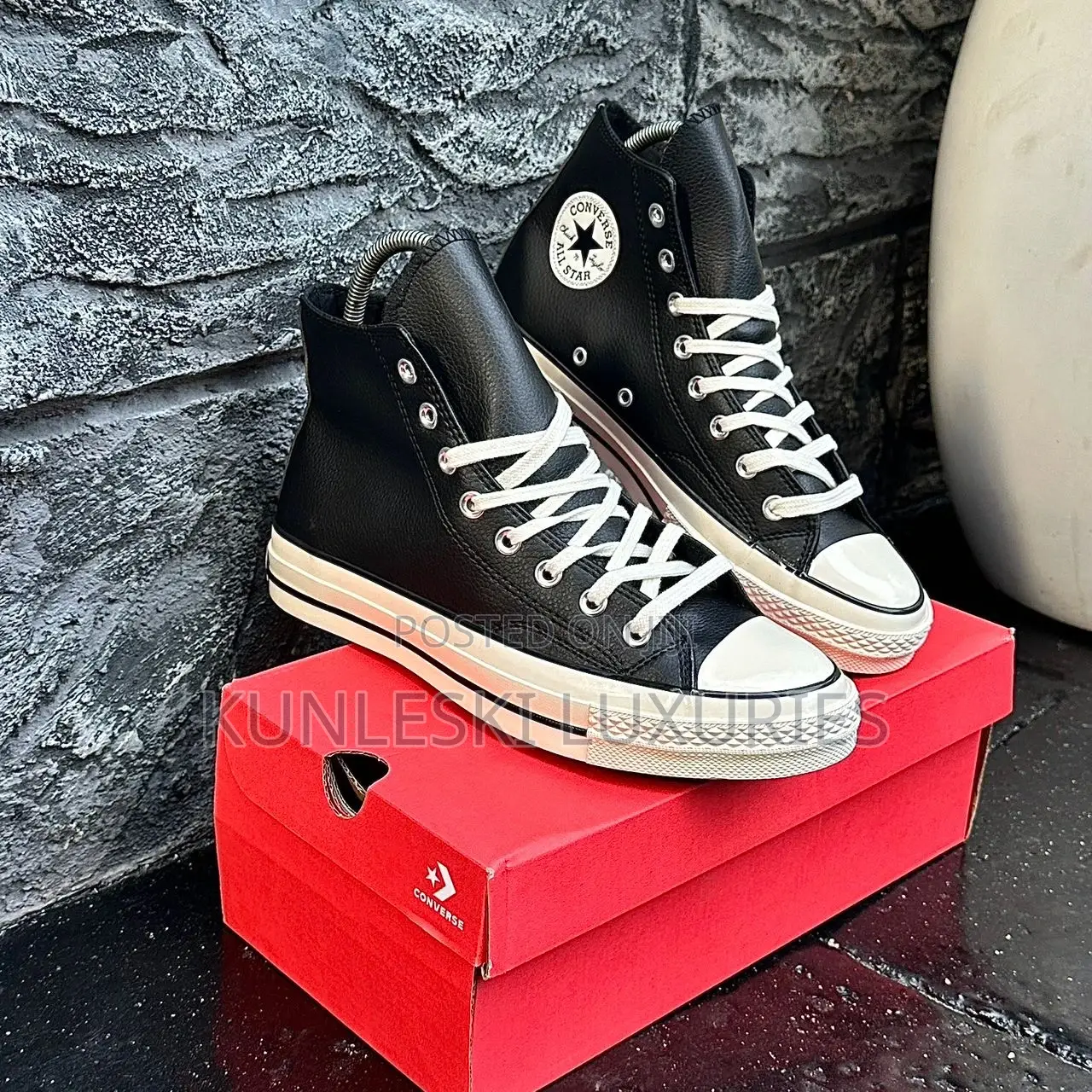 Original Converse Chuks Taylor High Leather Sneakers