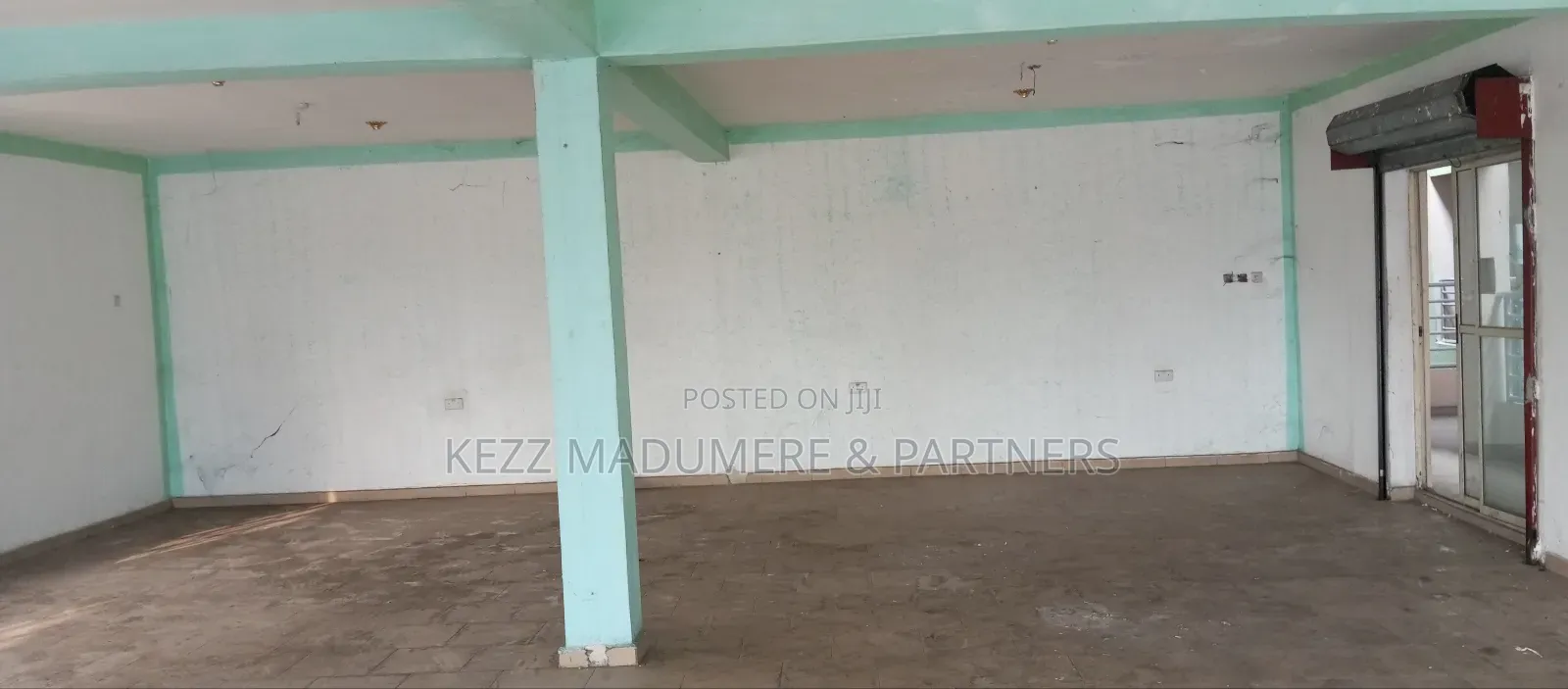 To Let / Lease : Sizeable Shop at Rumuola Major Road