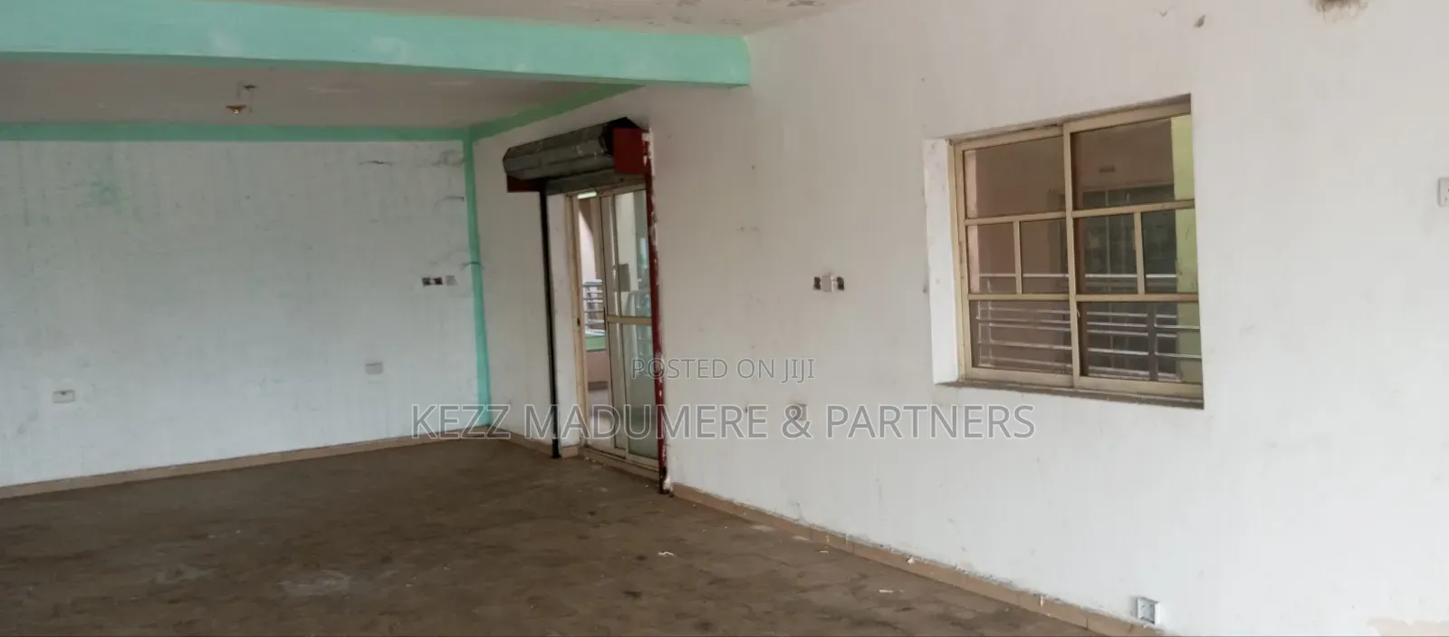 To Let / Lease : Sizeable Shop at Rumuola Major Road
