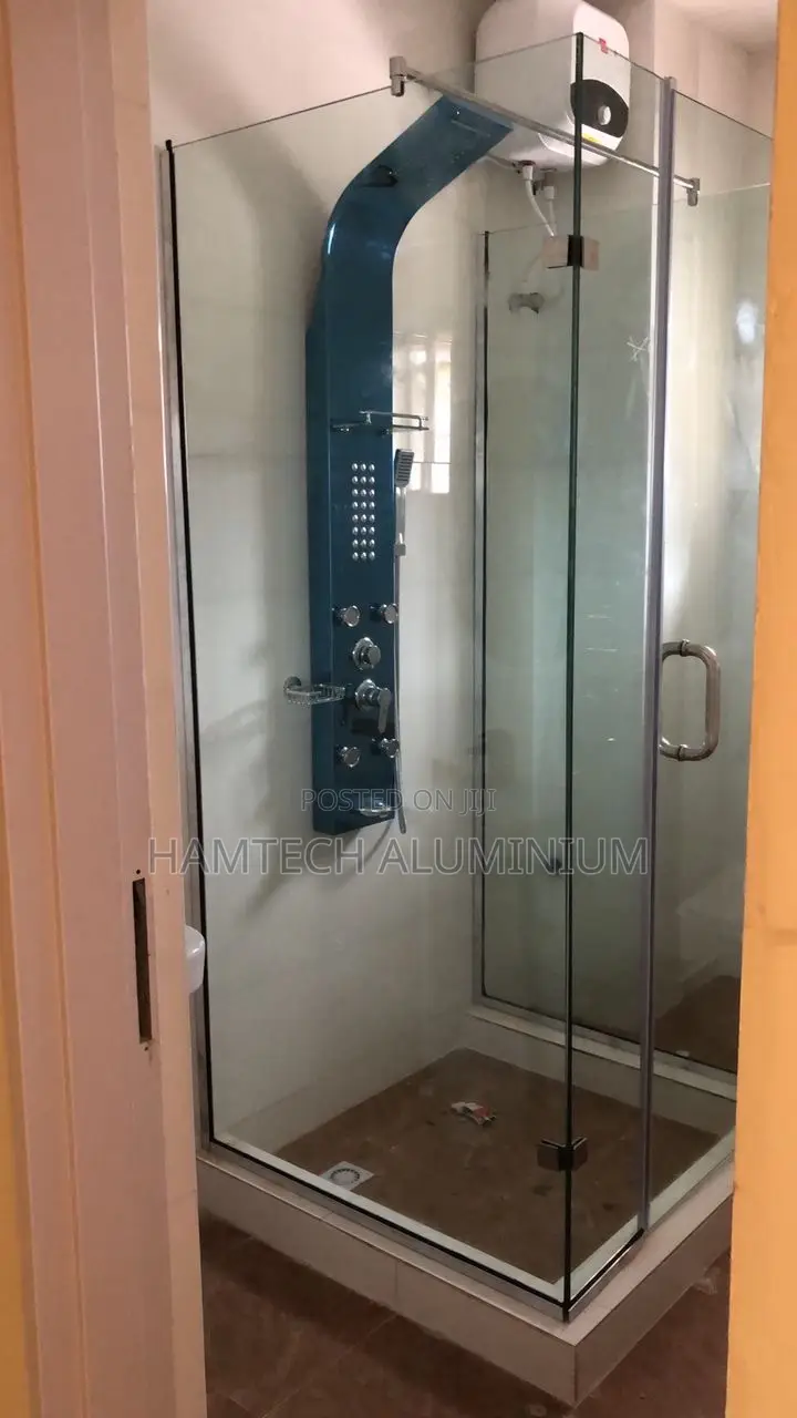U Shape 10mm Thick Tempered Glass Shower Cubicle