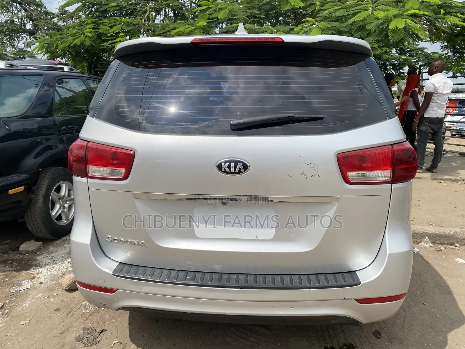 Kia Sedona 2015 Silver