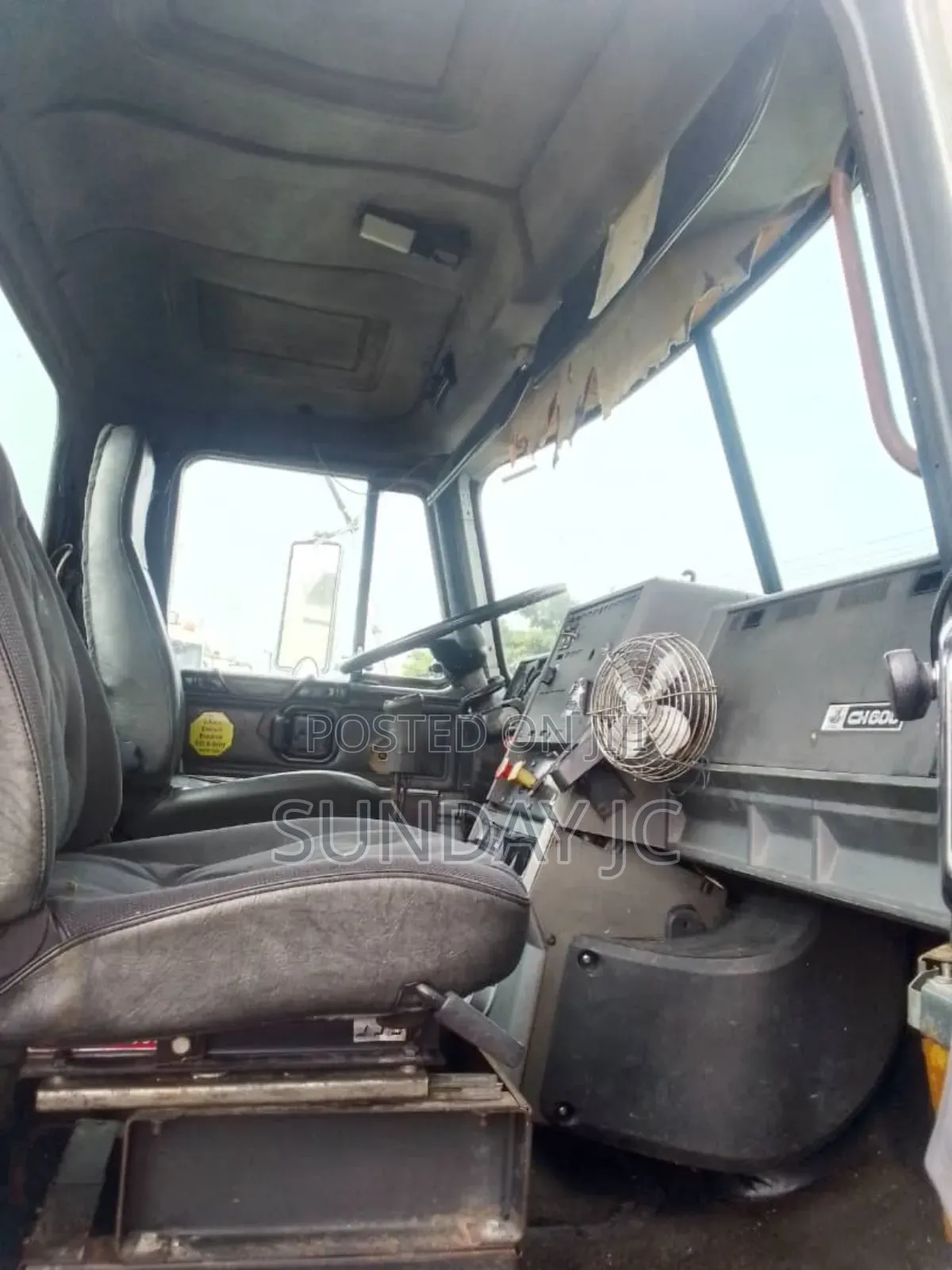 Double Frame CH Mack Ten Tyres Head Truck Spring Suspension