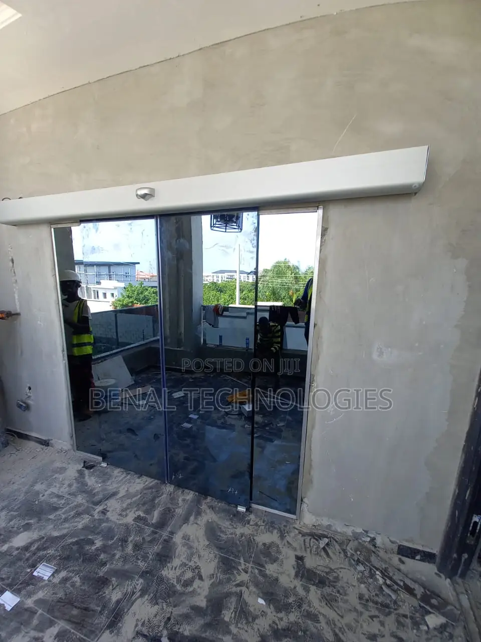 Auto-Entrance Sliding Door