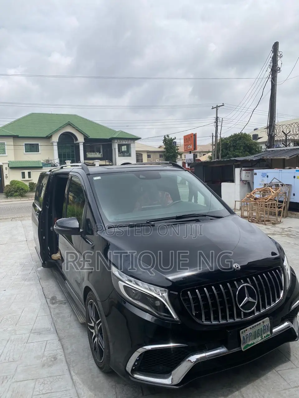 Viano 2022 Bus for Rent