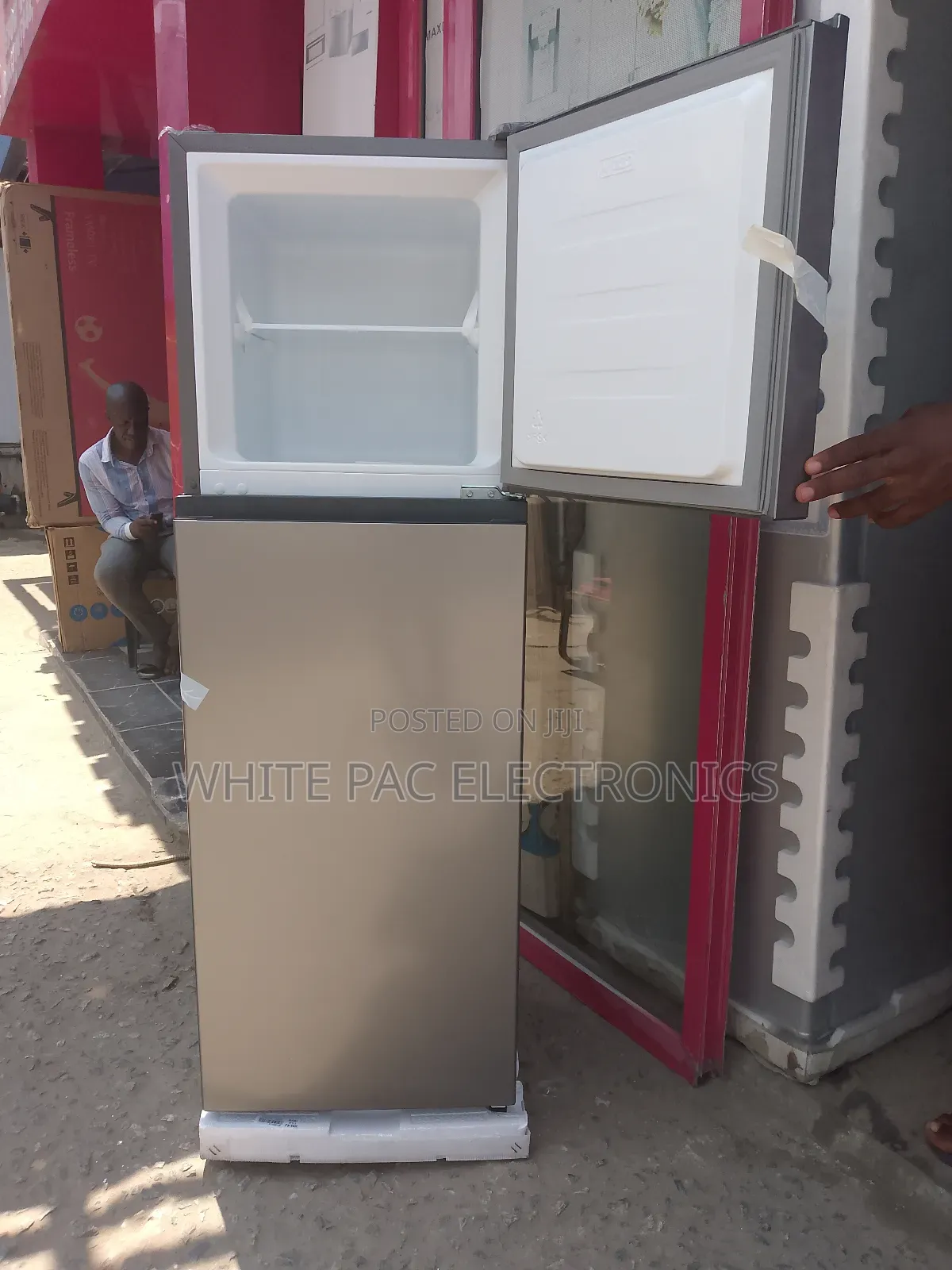 Hisense Smart Cooling 205-Litre Twins Doors Fridge Ice Maker