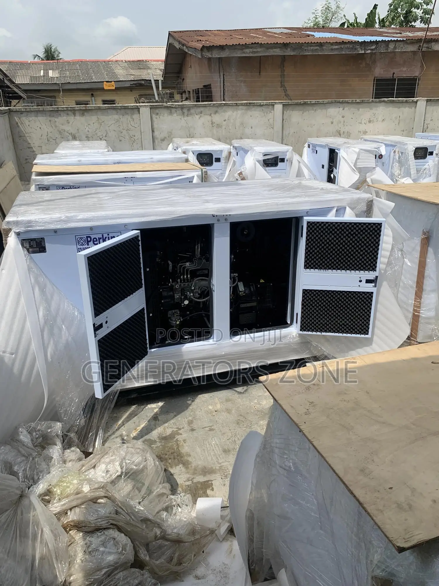DIESEL Soundproof Generator 100kva Perkins