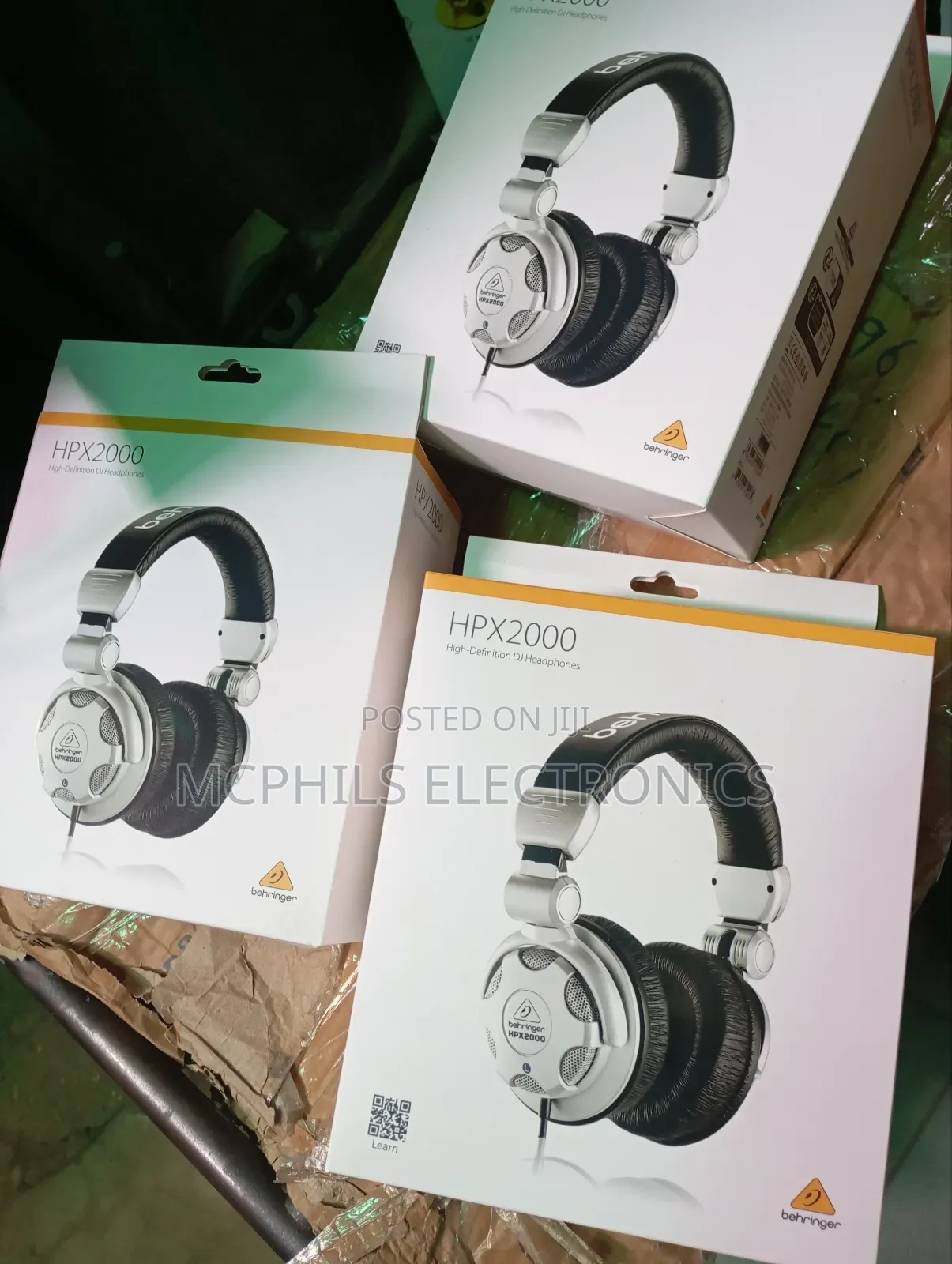 Behringer Hpx Music And Monitor Headphone.