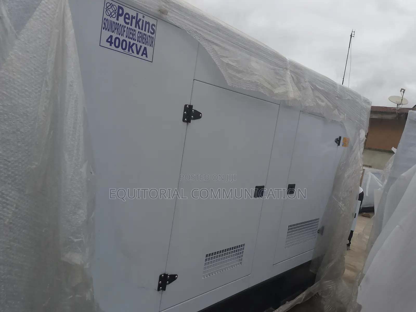 Powerful Standard Perkins Soundproof 400kva Generator