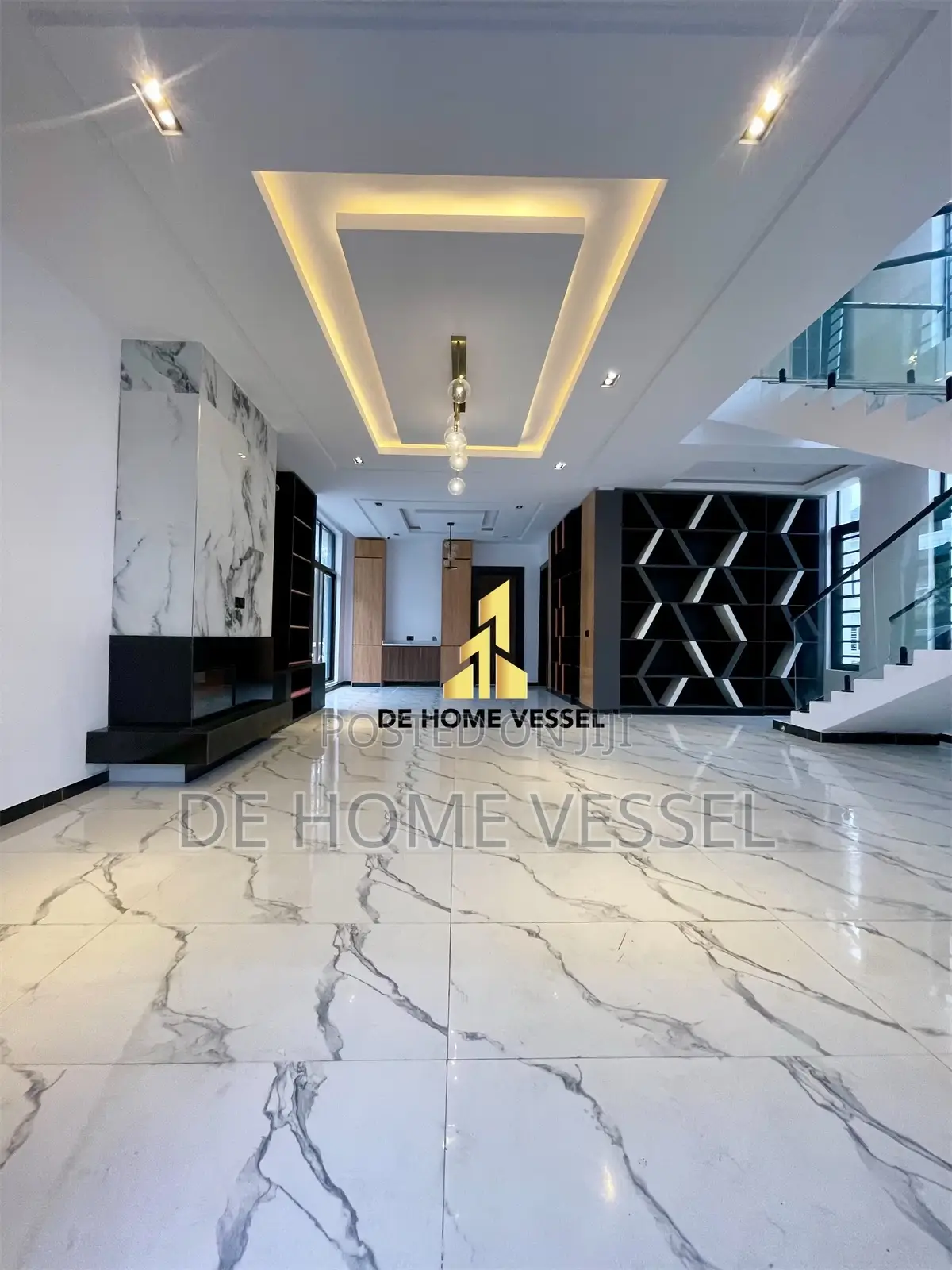 5bdrm Duplex in Ikota for sale