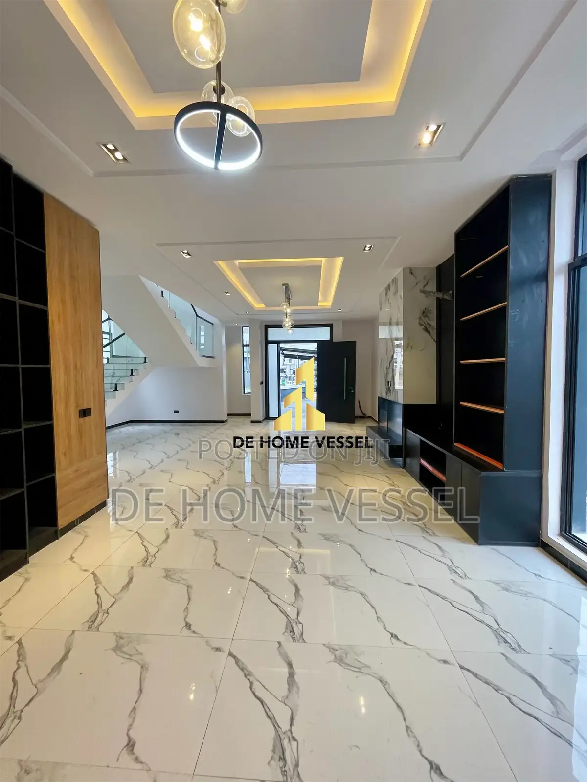 5bdrm Duplex in Ikota for sale