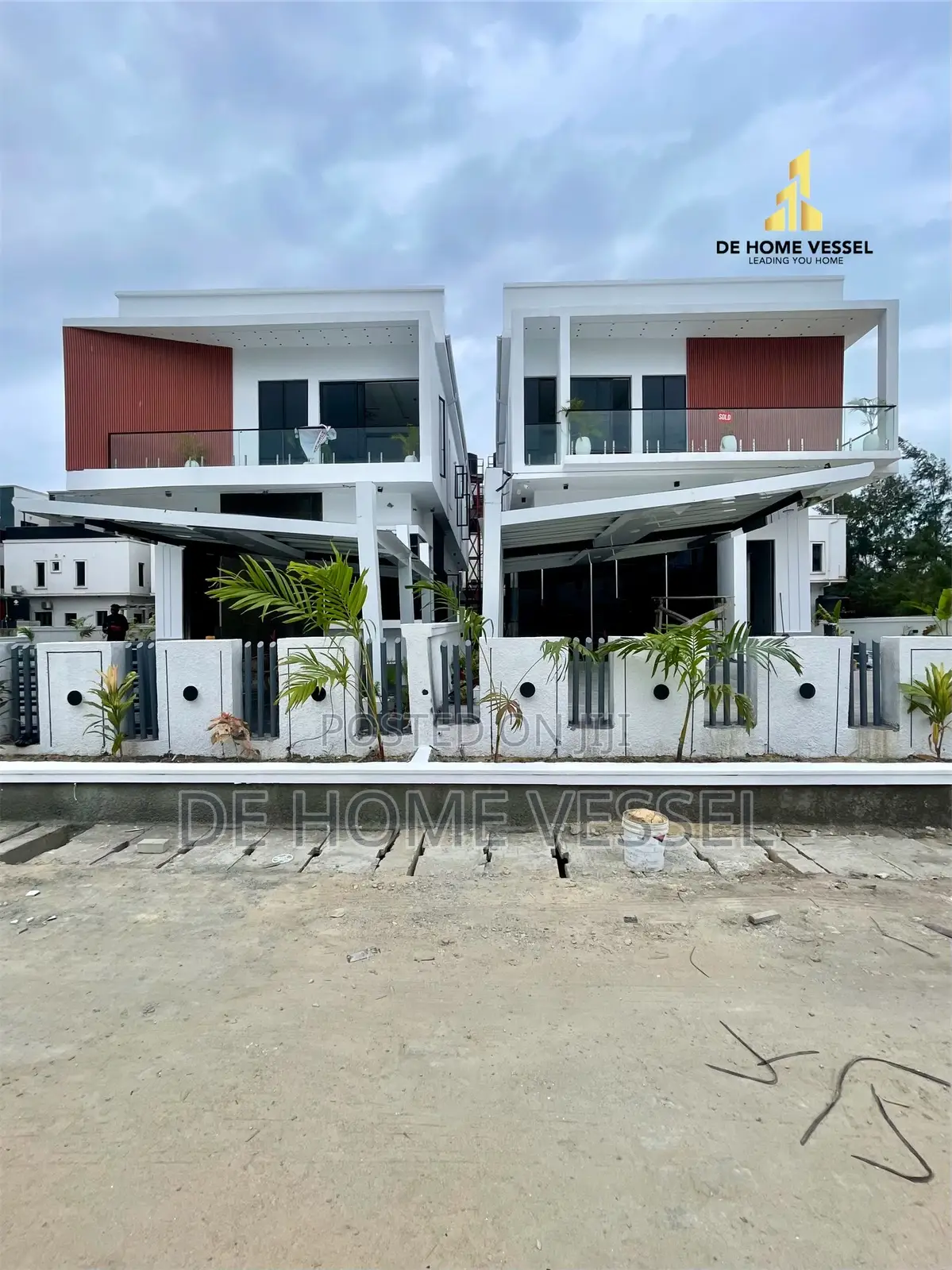 5bdrm Duplex in Ikota for sale