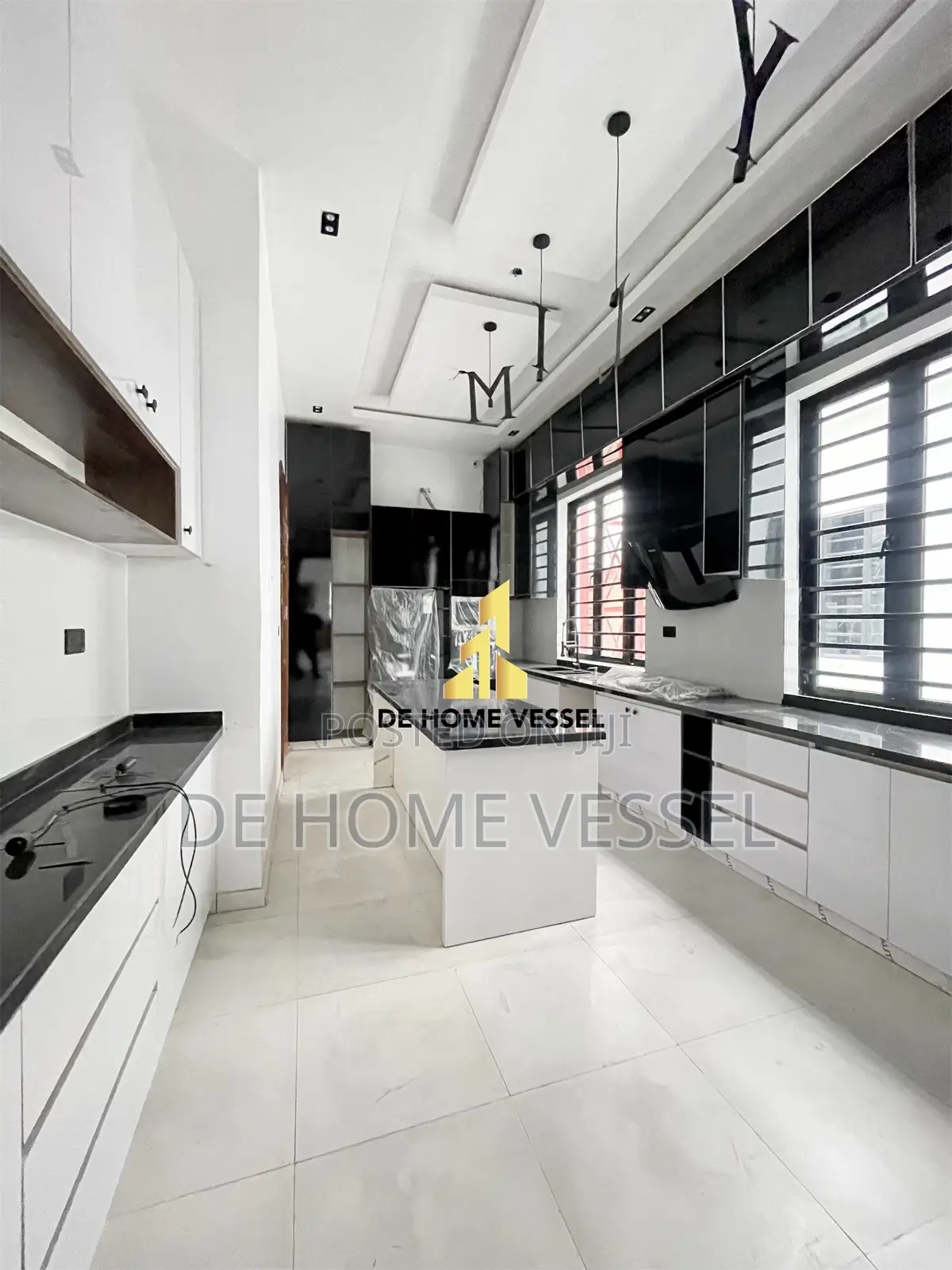 5bdrm Duplex in Ikota for sale