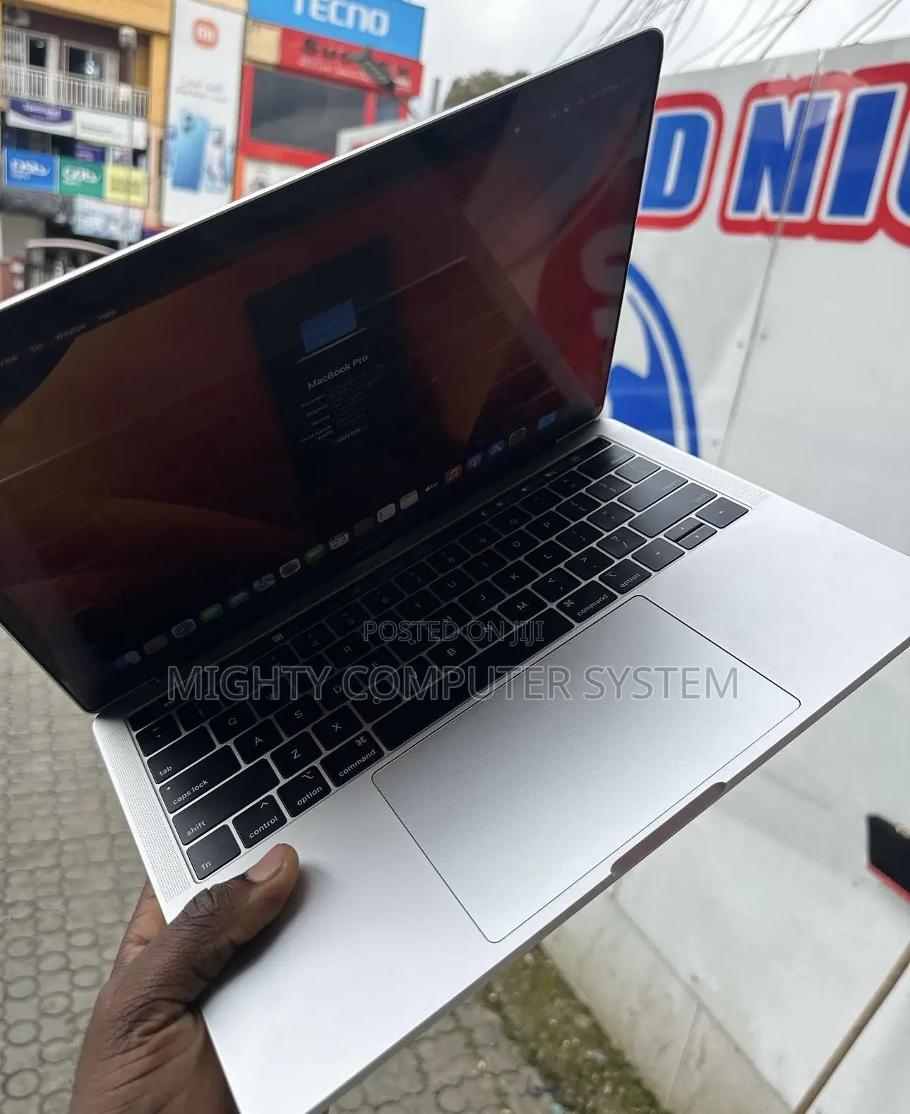 Laptop Apple MacBook Pro 2017 16GB Intel Core I7 SSD 256GB