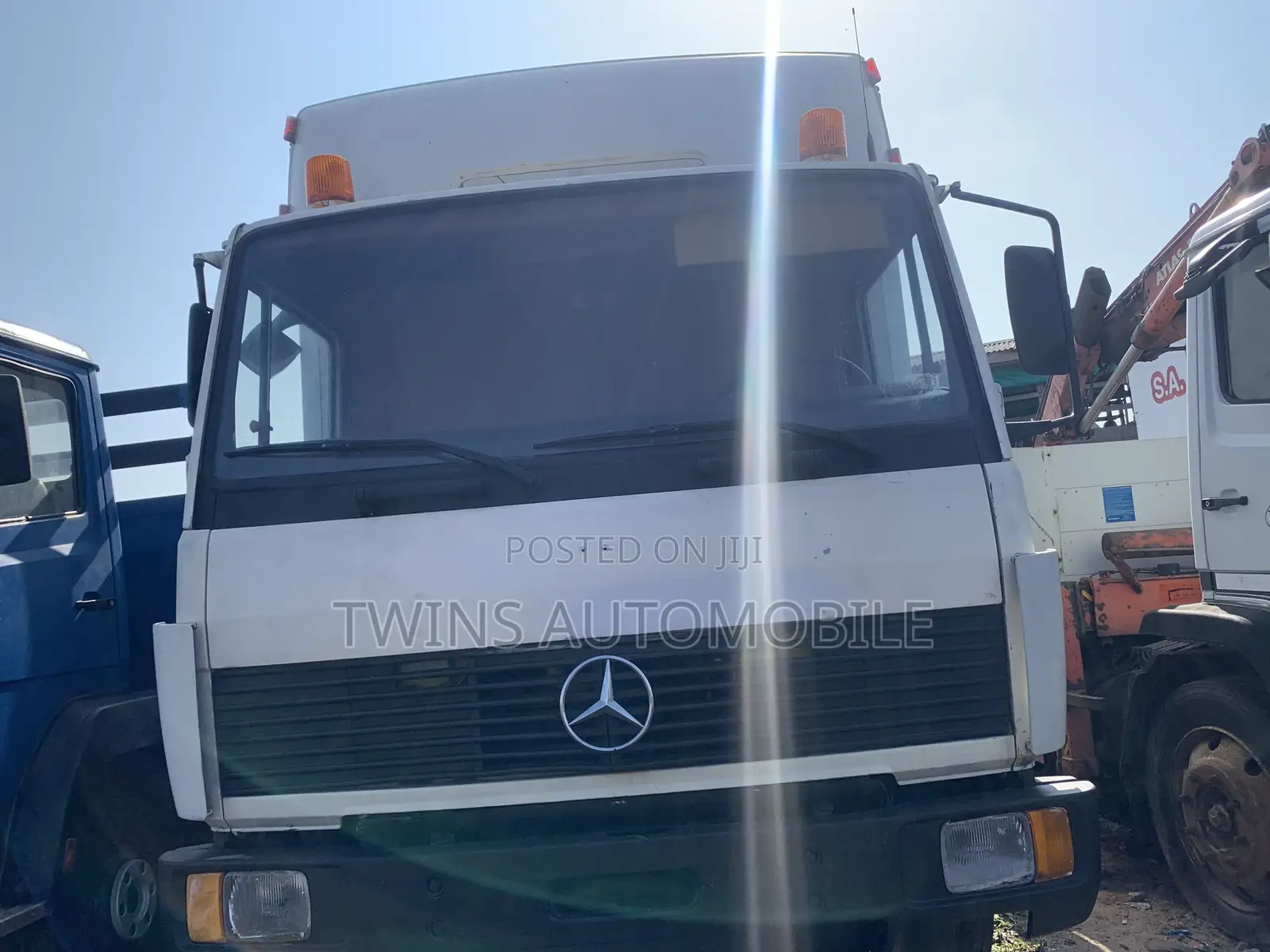Mercedes-Benz 814 Container Body