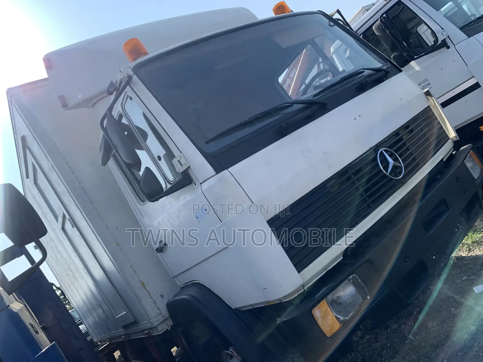 Mercedes-Benz 814 Container Body