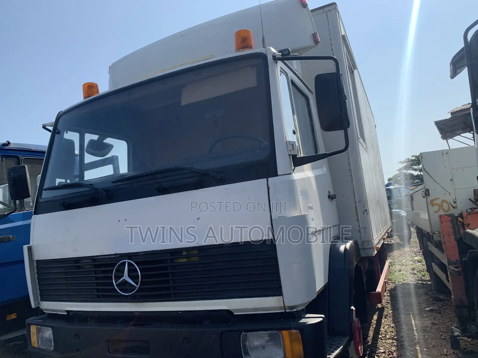 Mercedes-Benz 814 Container Body