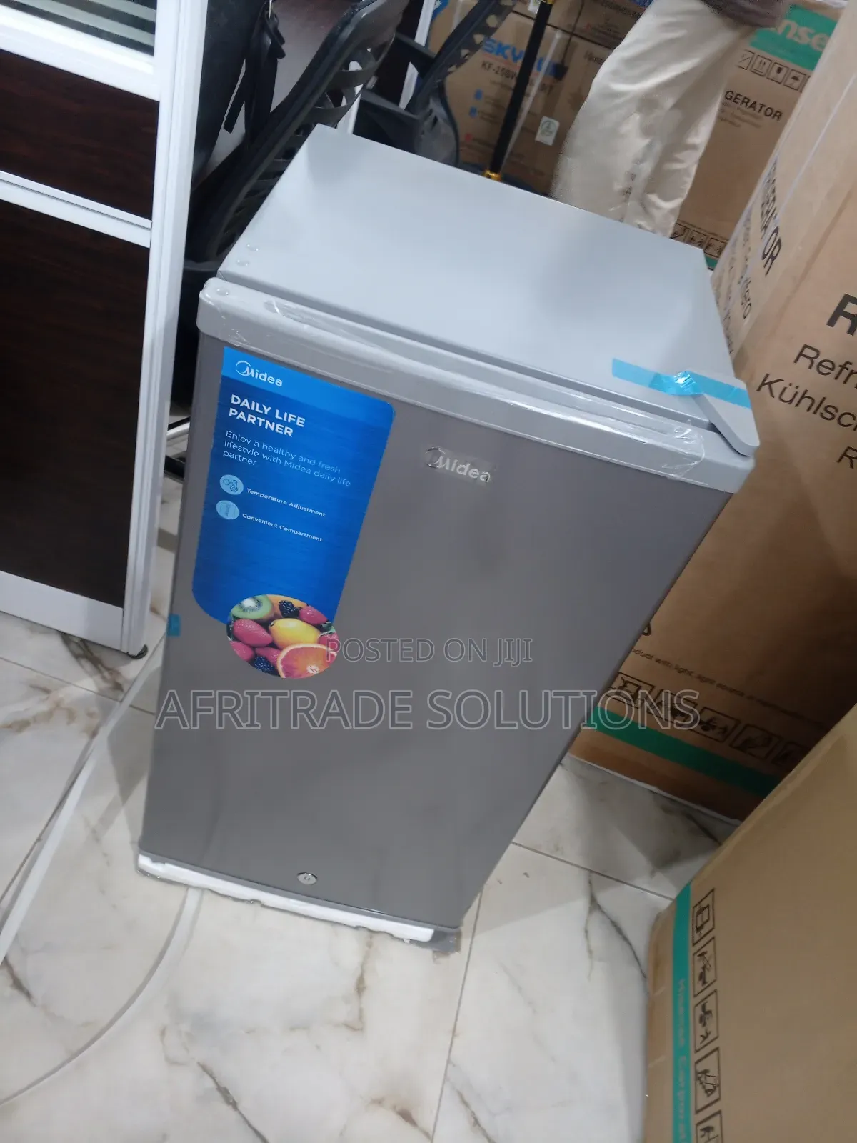 Midea Compact-Series Fridge 85 Litres-Fruit/Veggies Drawer
