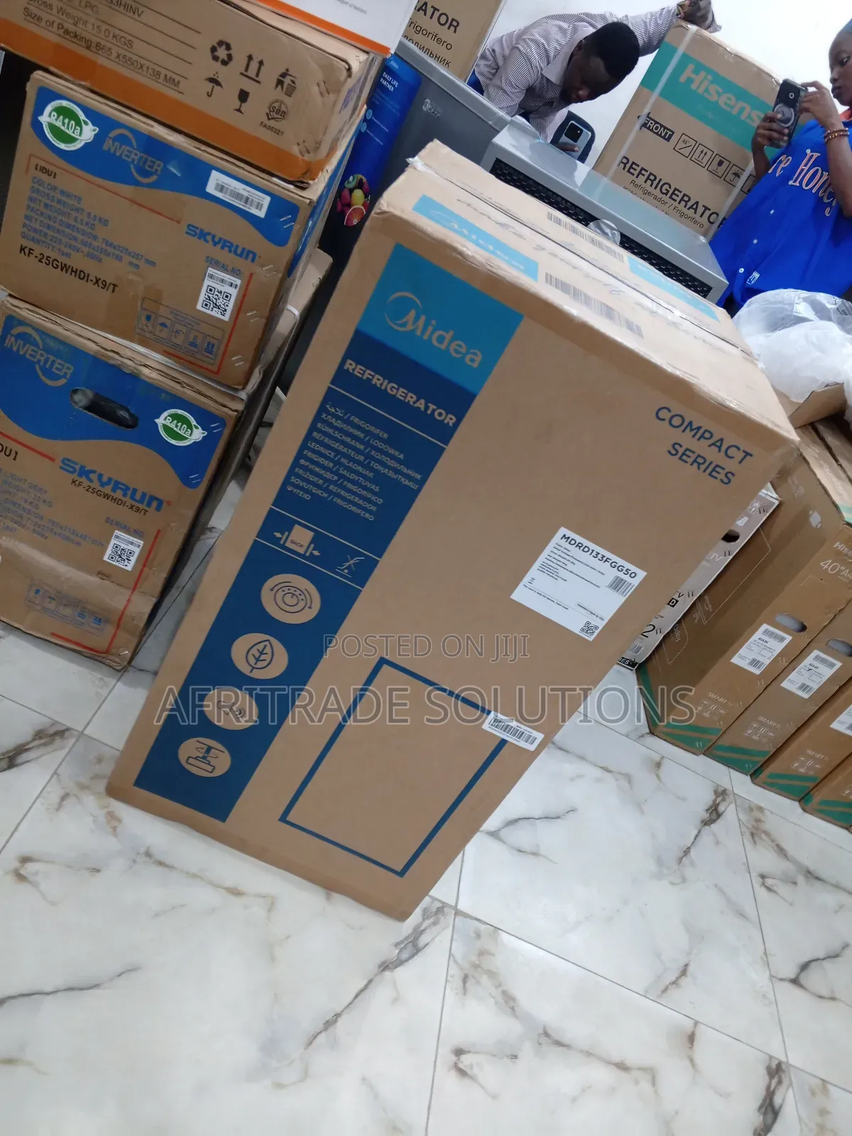 Midea Compact-Series Fridge 85 Litres With Reversible Door