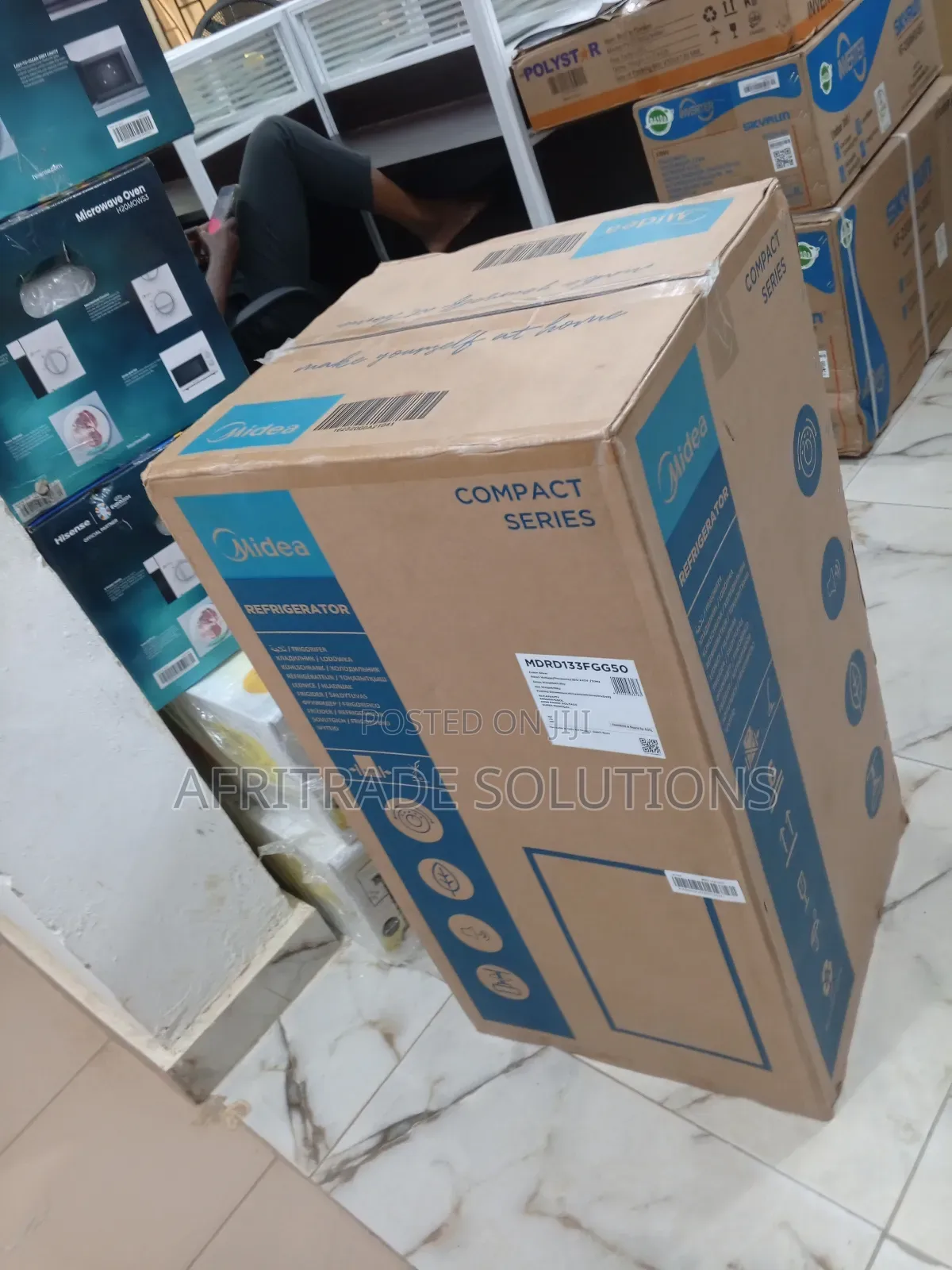 Midea Single-Door Fridge 85 Litres + Convenient Compartment