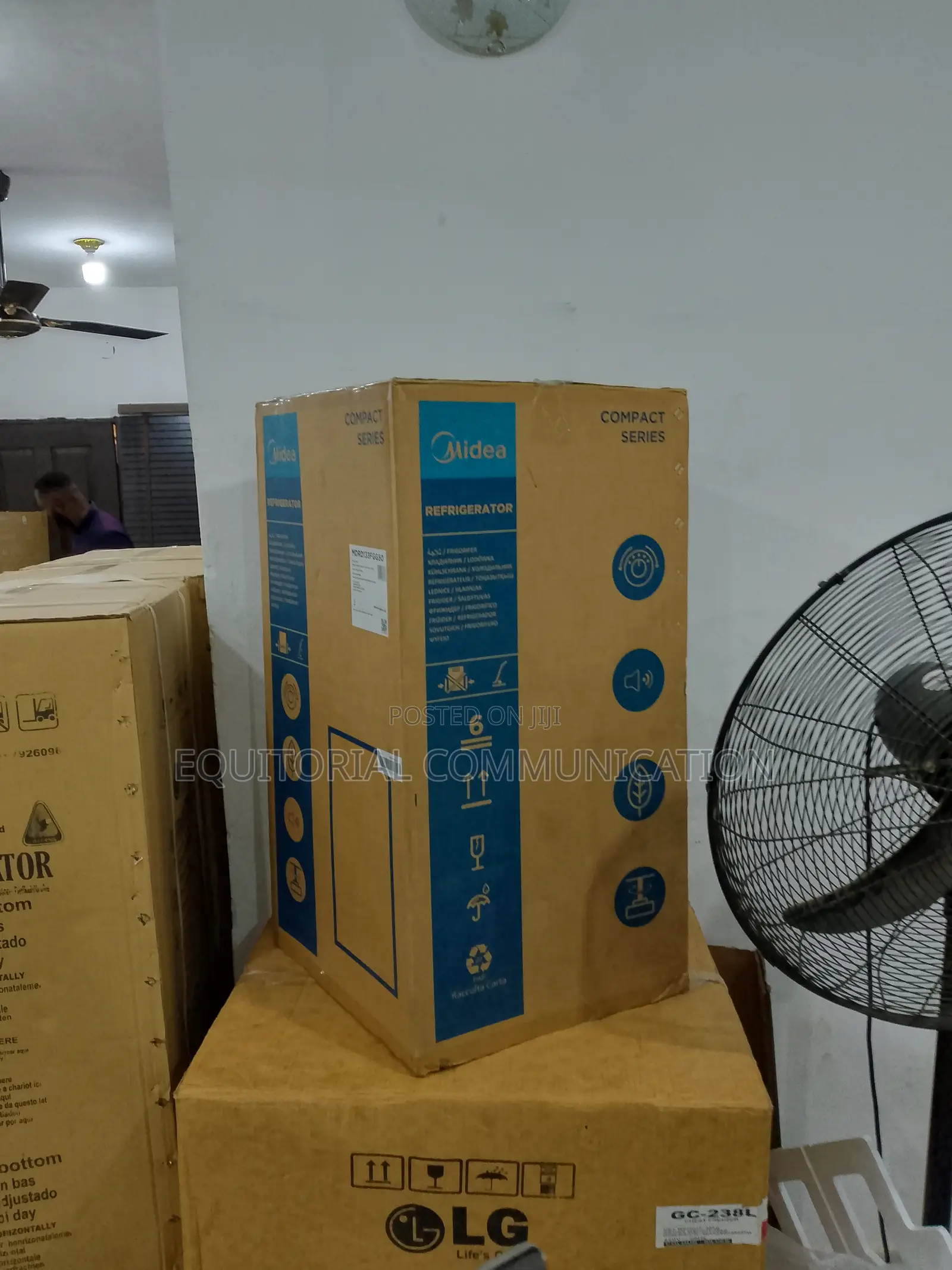 The Durable Midea 90l Single Door Refrigerator MDRD133FGG50