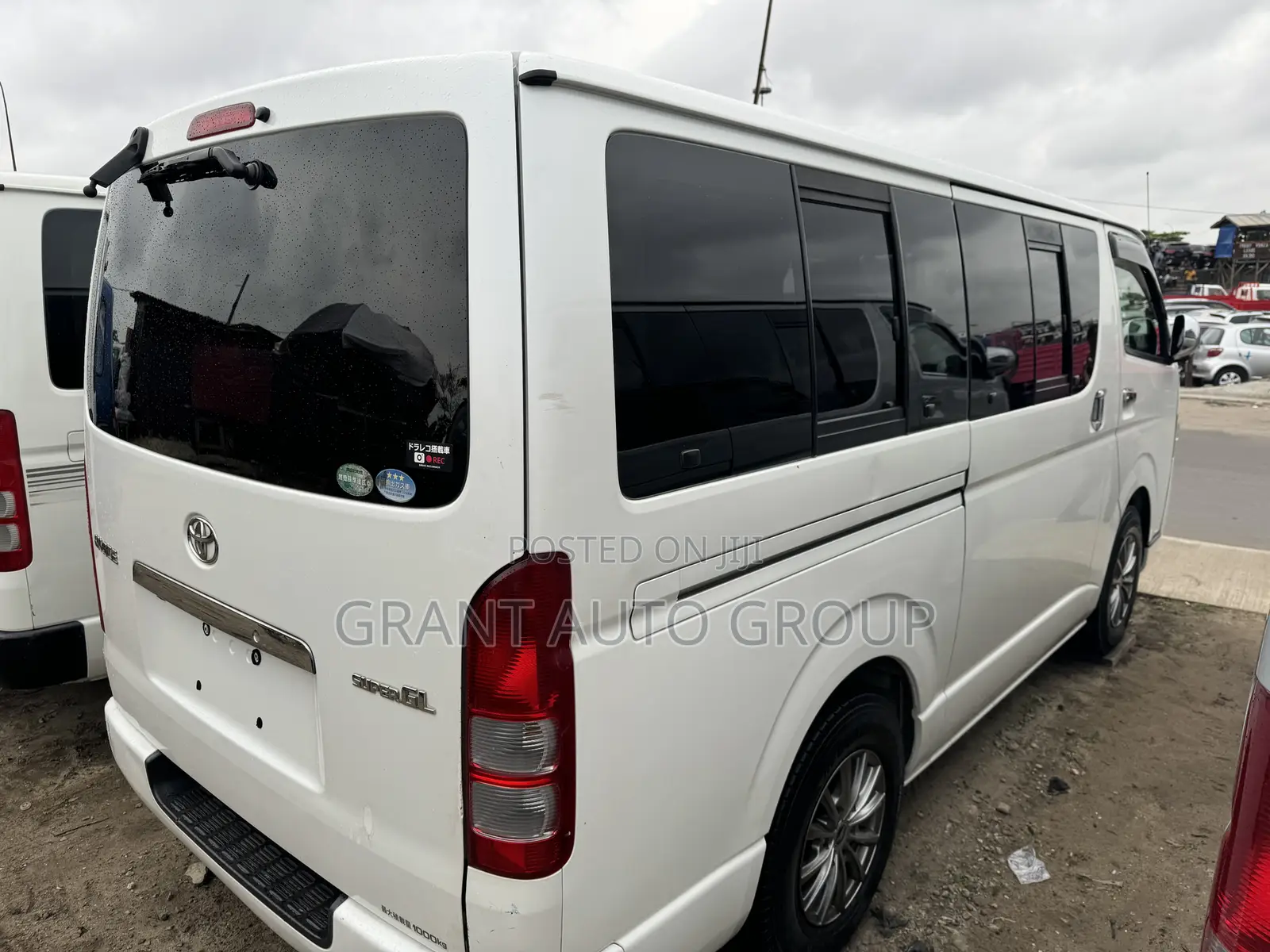 Toyota HiAce 2011 White