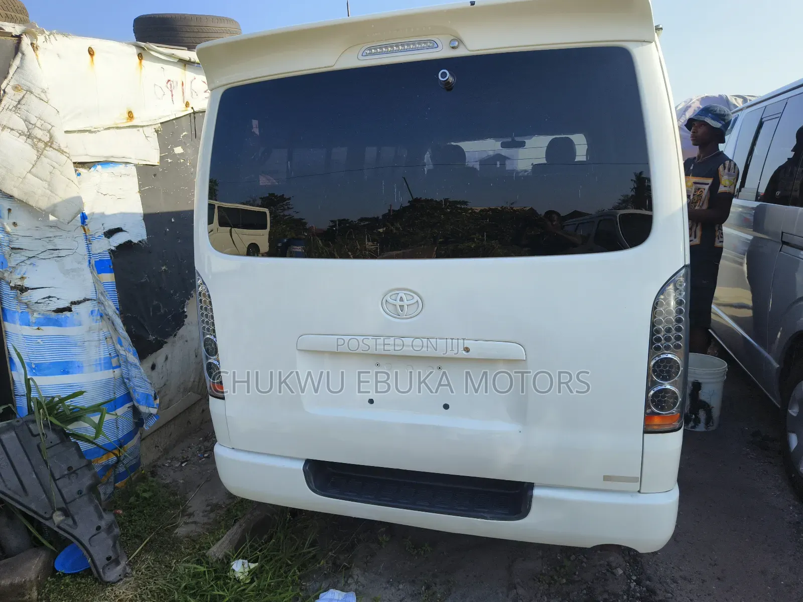 Toyota HiAce 2012 White