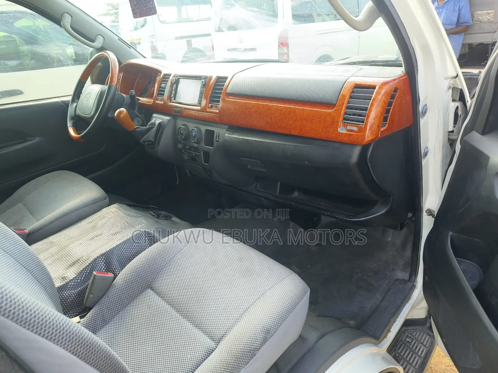 Toyota HiAce 2014 White
