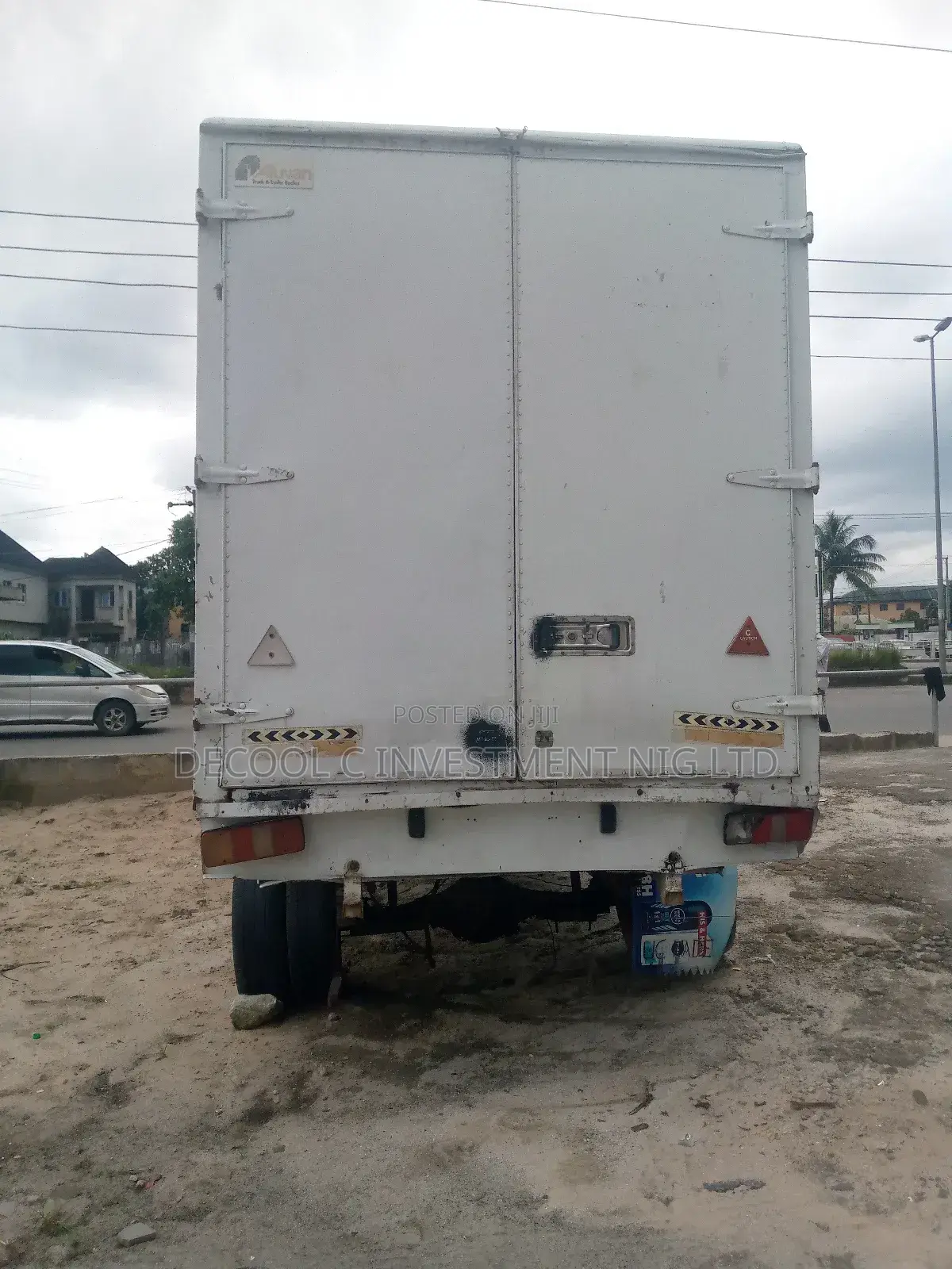 Renault Container Body Truck