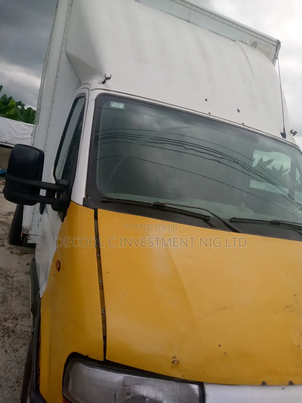 Renault Container Body Truck