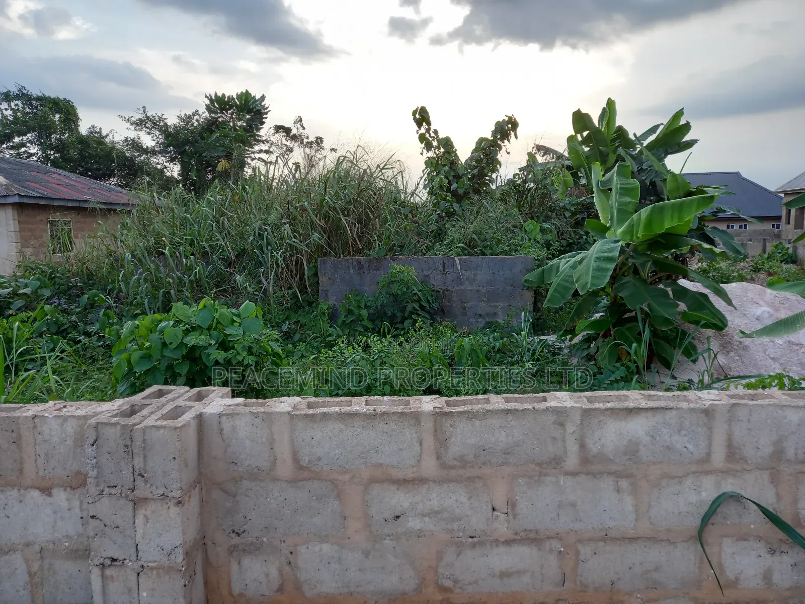 A Plot of Land Measuring 600sqm2 in Duke Estate