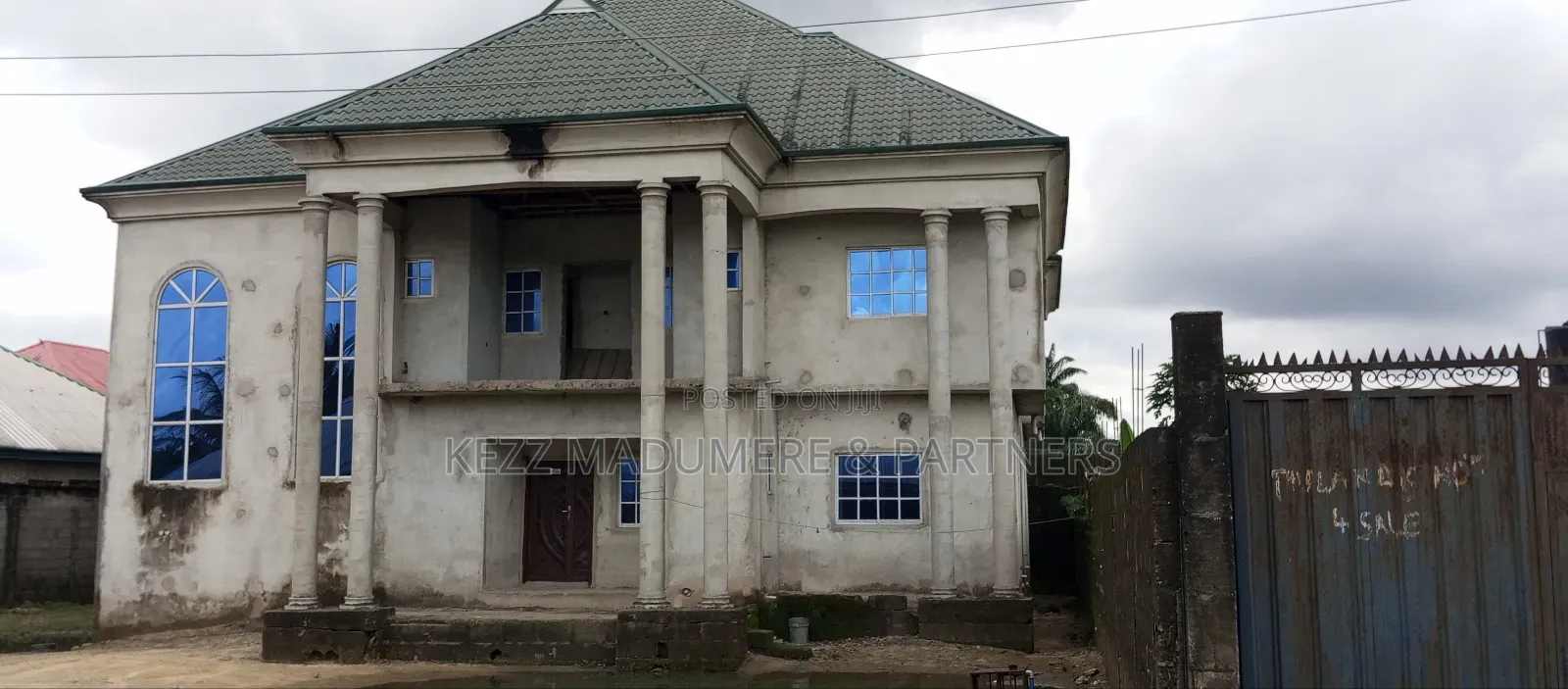 11bdrm Duplex in Rumuesara Eneka , for sale