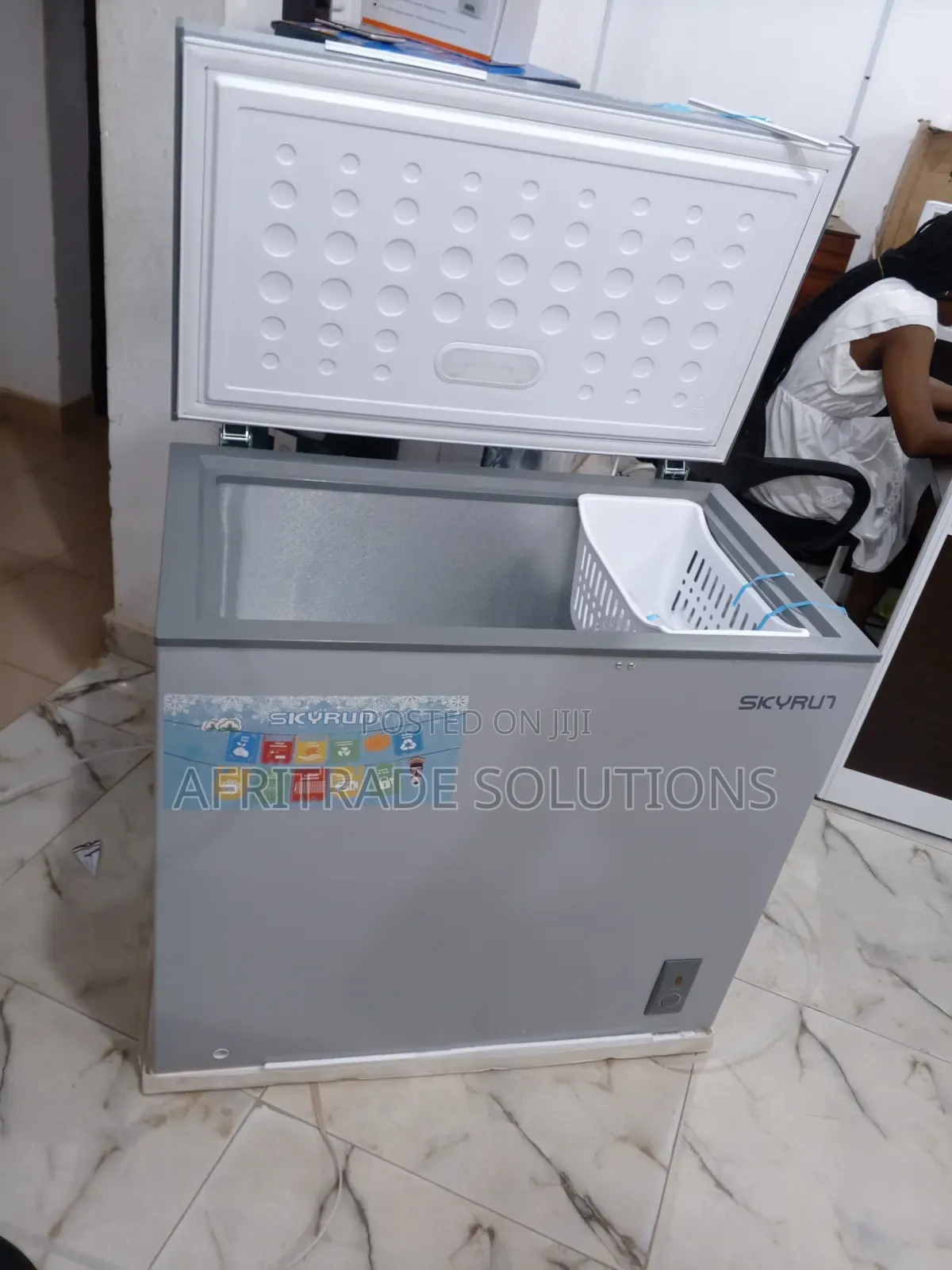 Skyrun Large and Spacious Freezer 200 Liters