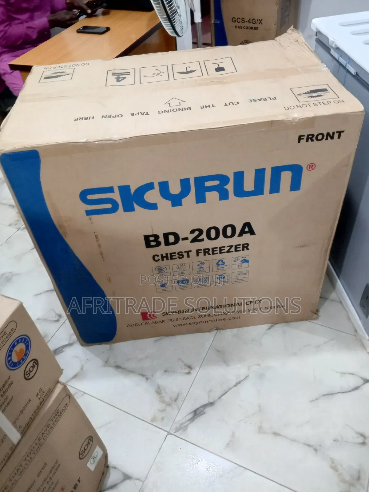 Skyrun Large Freezer 200 Liters With Led Light
