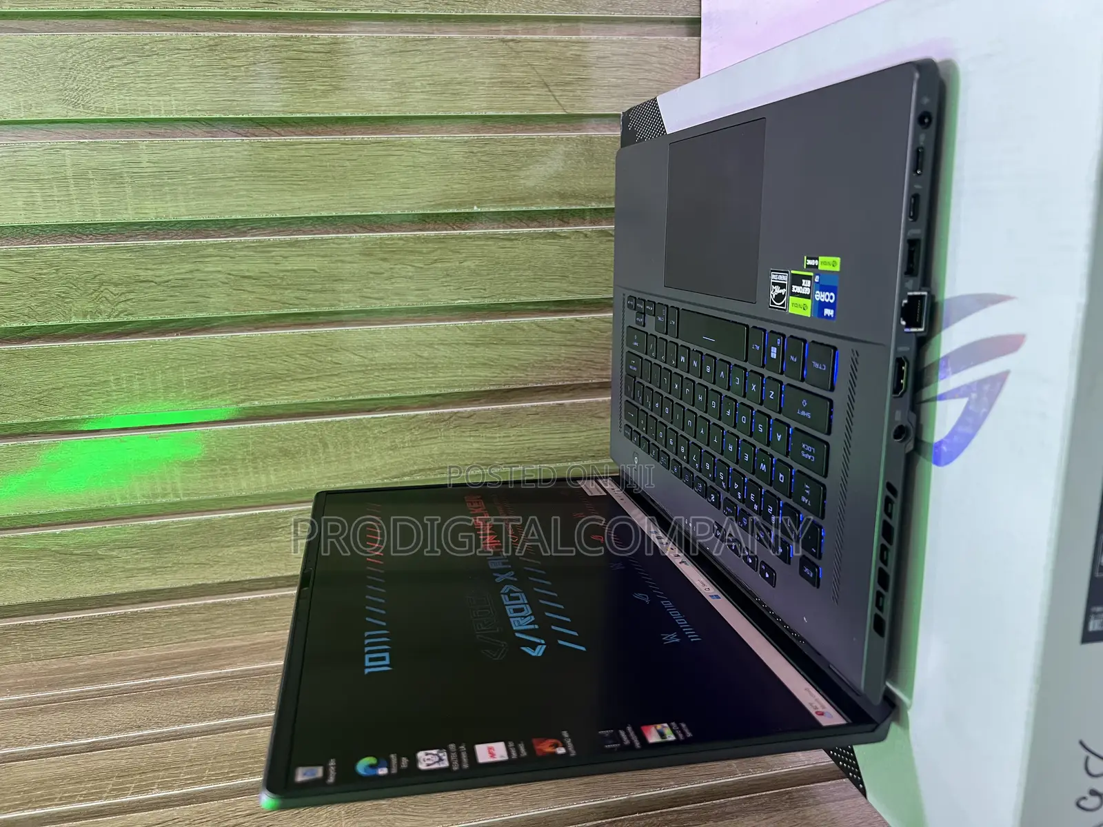 Laptop Asus ROG Zephyrus G16 16GB Intel Core i7 SSD 512GB