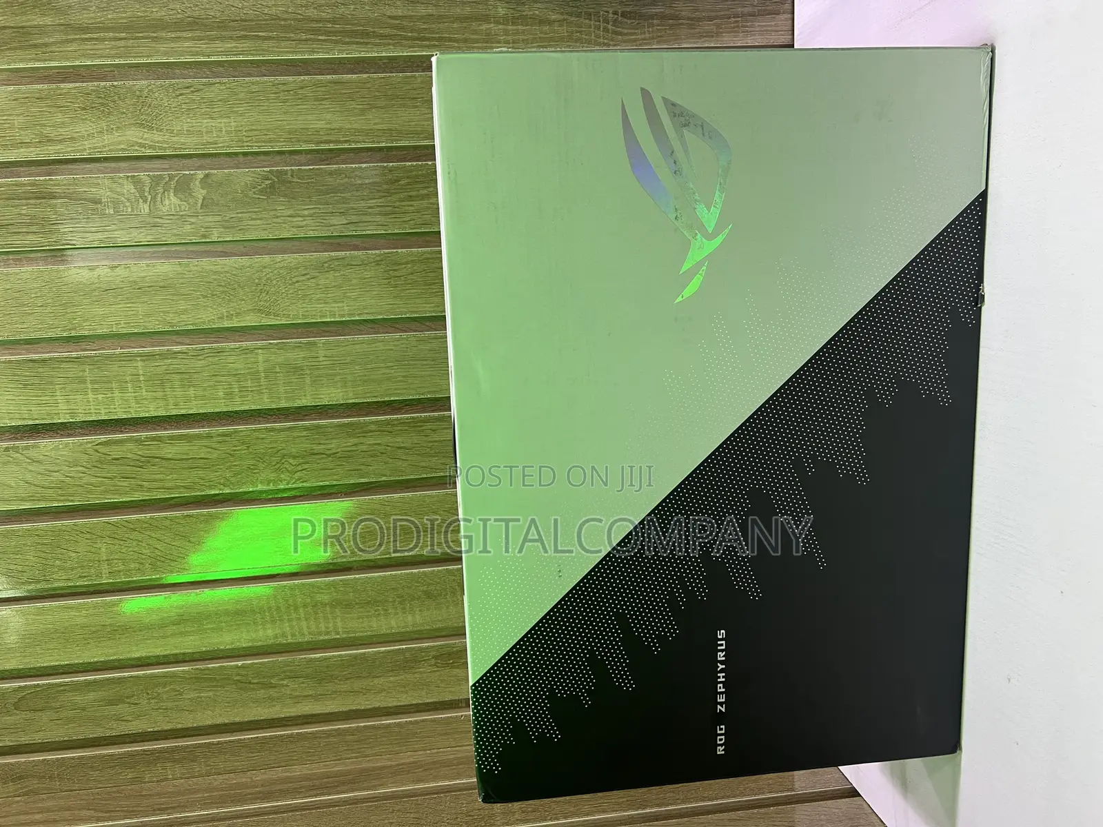 Laptop Asus ROG Zephyrus G16 16GB Intel Core i7 SSD 512GB